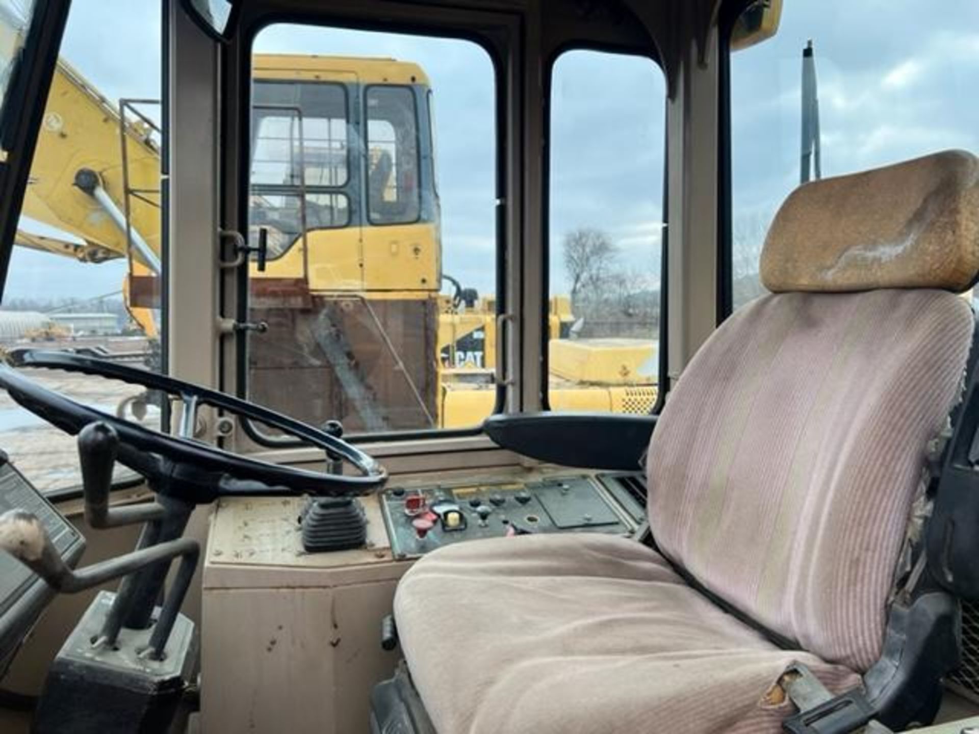 2001 John Deere 644EZ Wheel Loader, S/N 522531, w/ Forks, Enclosed Cab, Air Filled Tires,1,964.2 Act - Image 6 of 9