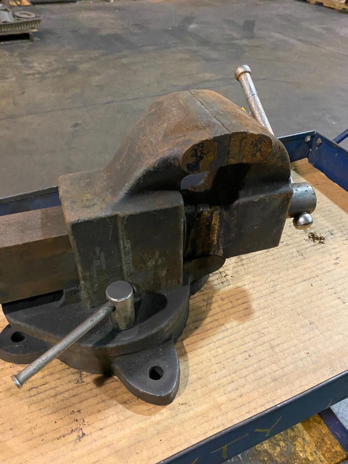 Bench Vise - Image 2 of 2