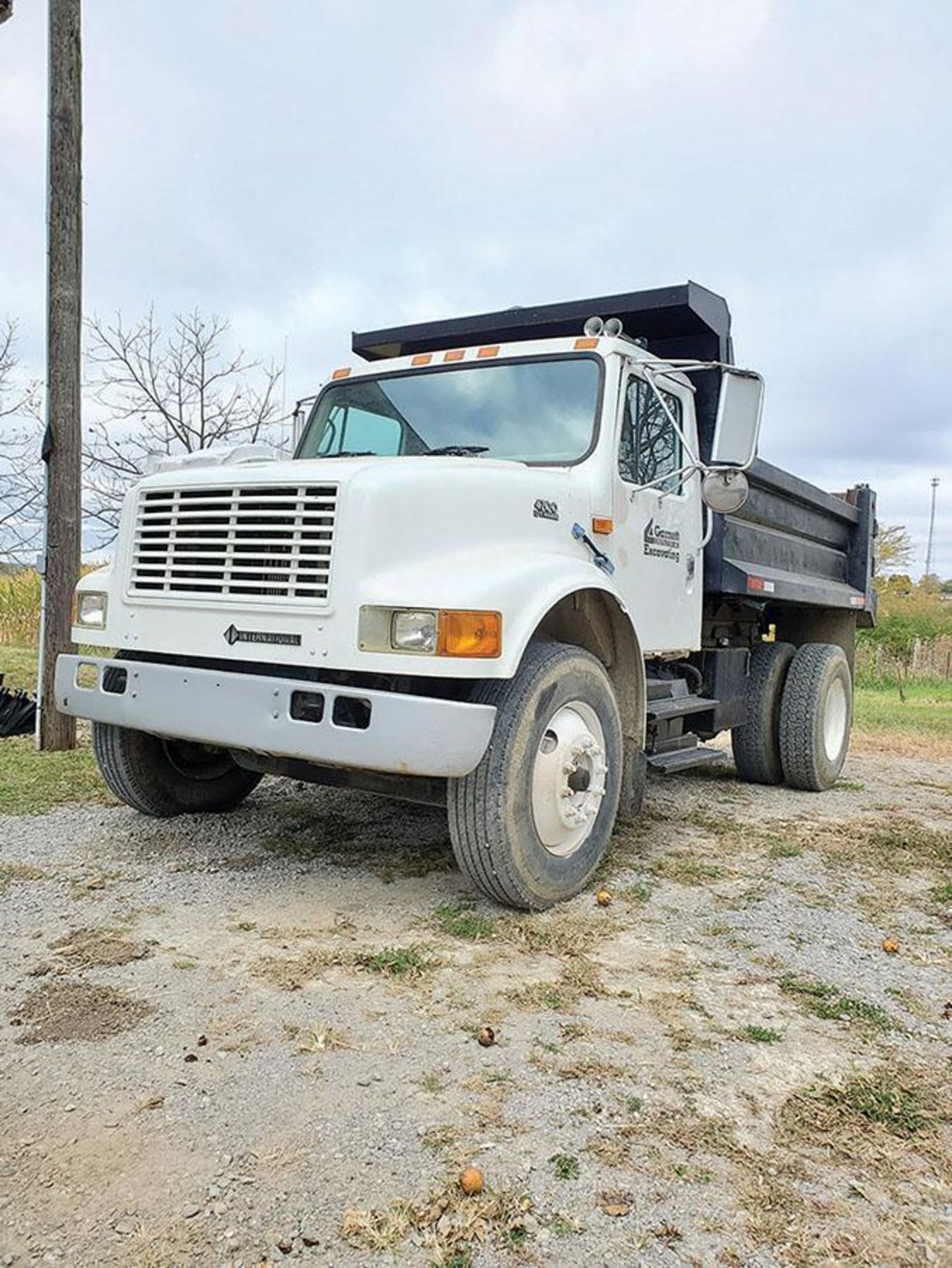 2000 International Navistar 4700 Single Axle Dump Truck, Vin 1HTSCAANXYH242486, 2-Wheel Drive, Dual - Image 4 of 11
