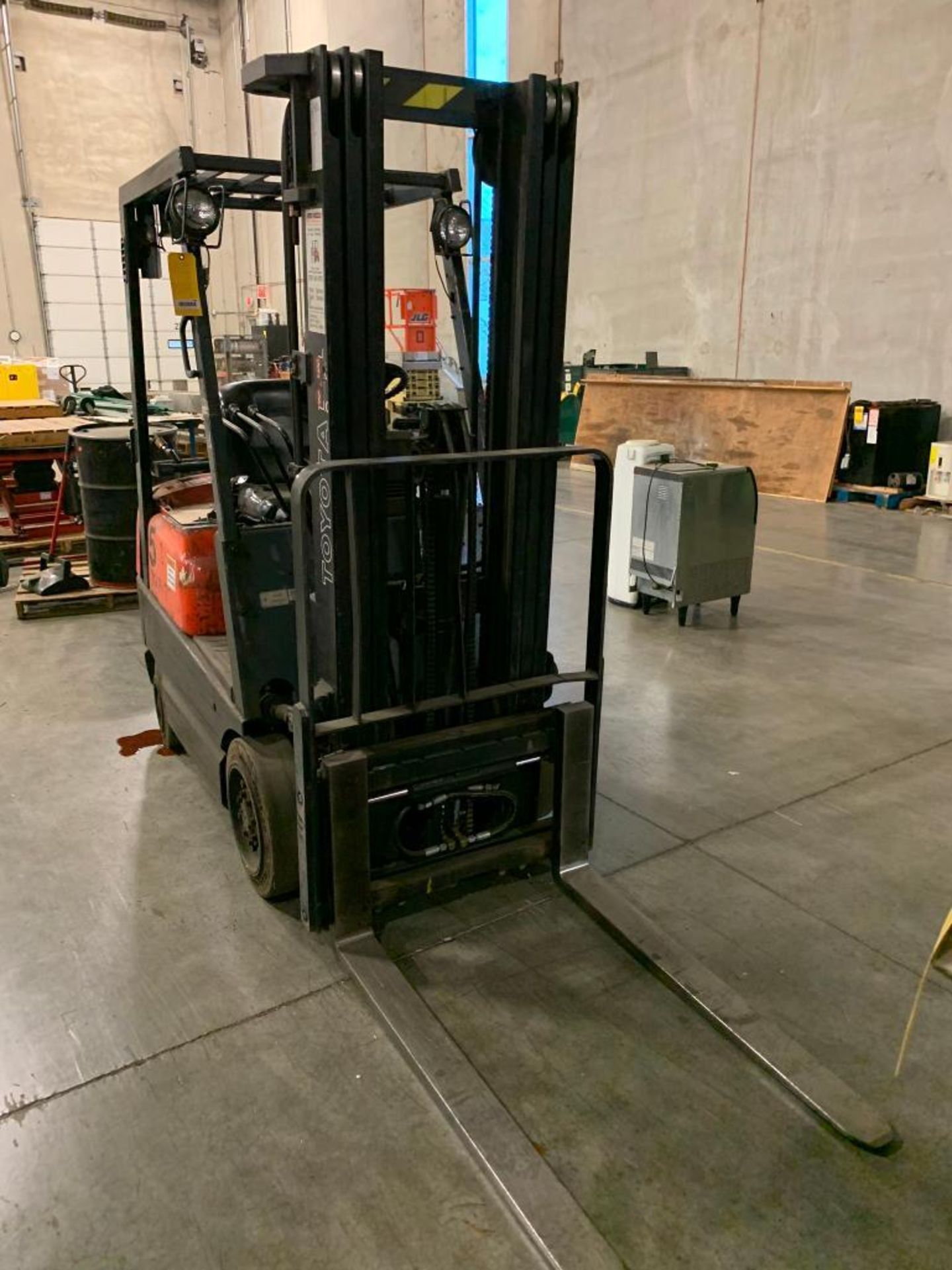 Toyota 3,000-LB. Capacity LPG Forklift, Model 42-6FGCU15, S/N 65563, 3- Stage Mast, 189" Max. Load H - Image 4 of 5