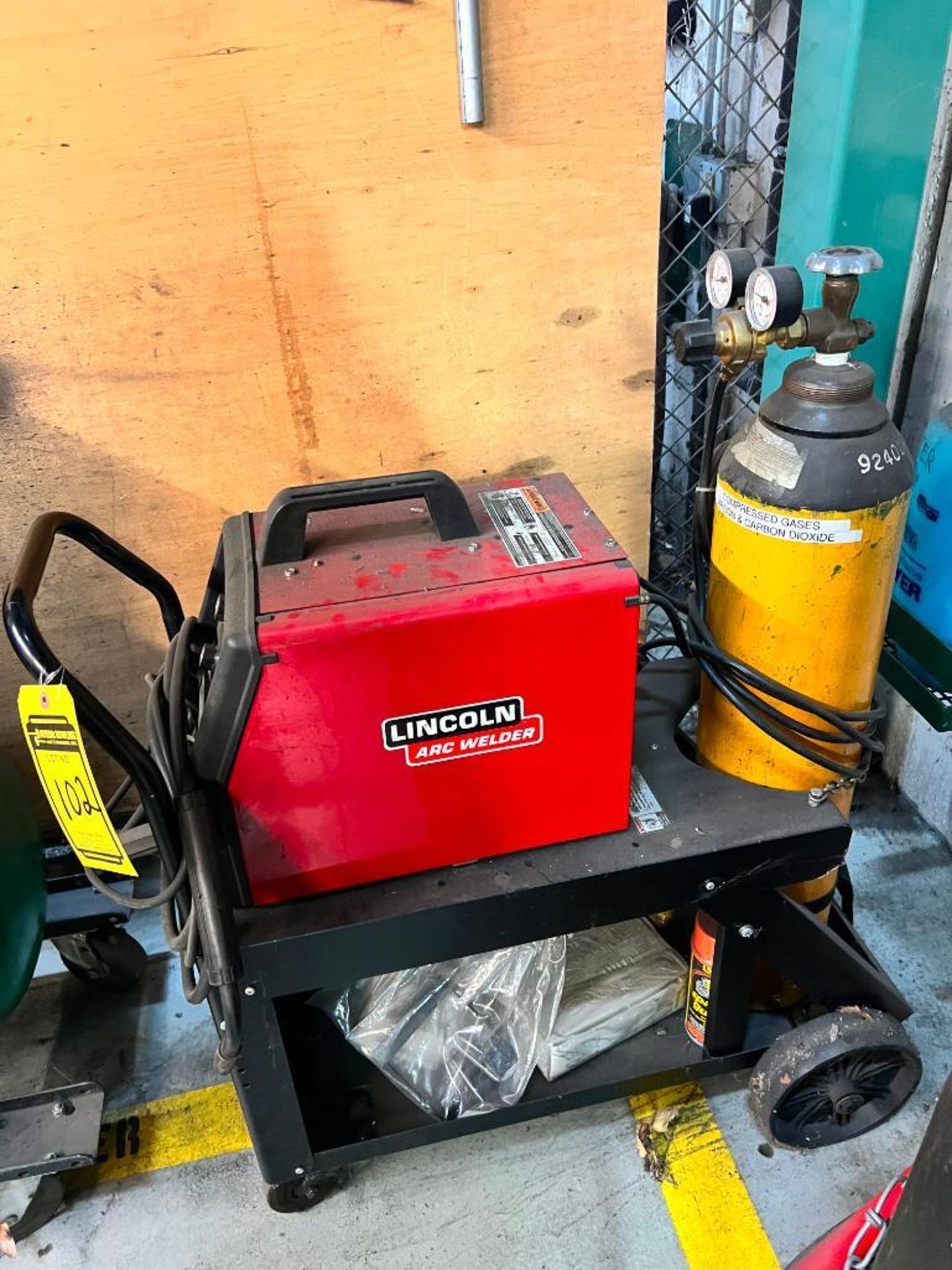 Portable Lincoln Wire Welder, Welding AMP Range 25 To 125 - Image 2 of 3