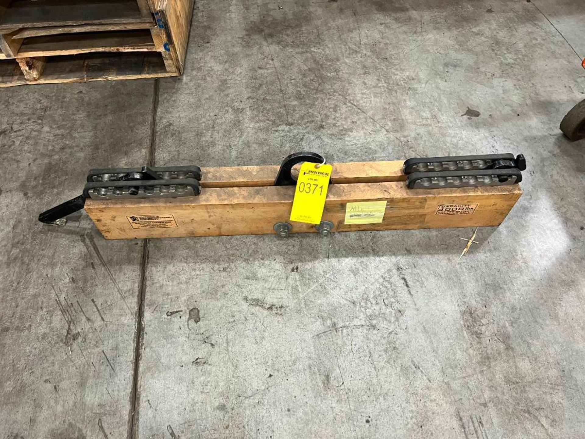 Material Transportation Company Battery Lifting Beam, 4,000 LB. Capacity