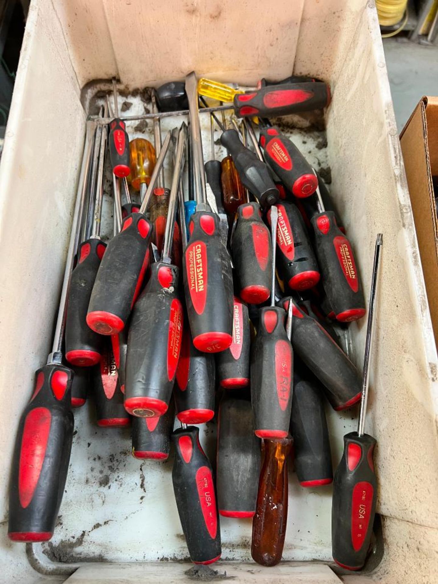 Assorted Size Flathead Screwdrivers - Image 2 of 3