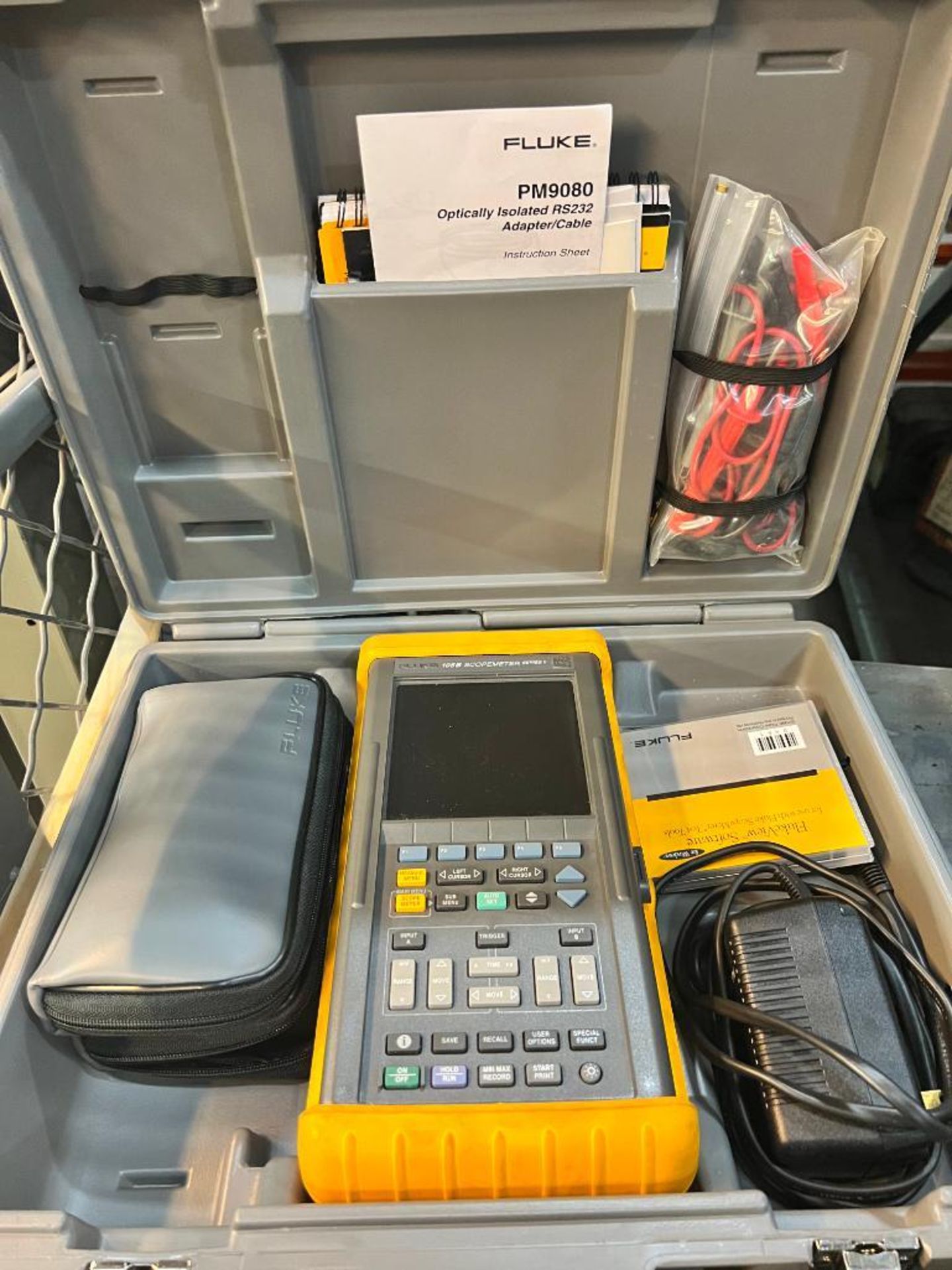 Fluke Scopemeter, Series 11, Model 105B