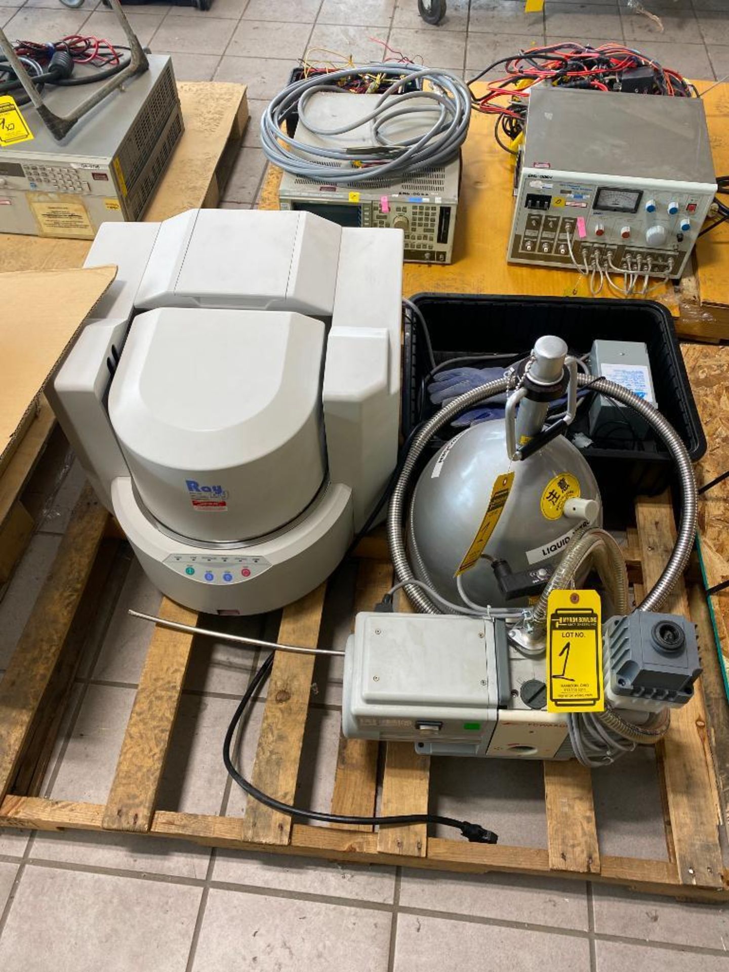 Shimadzu EDX-700 Energy Dispersive X-Ray Spectrometer (Location: 2647 Morgan Ln., Hamilton, OH 45013