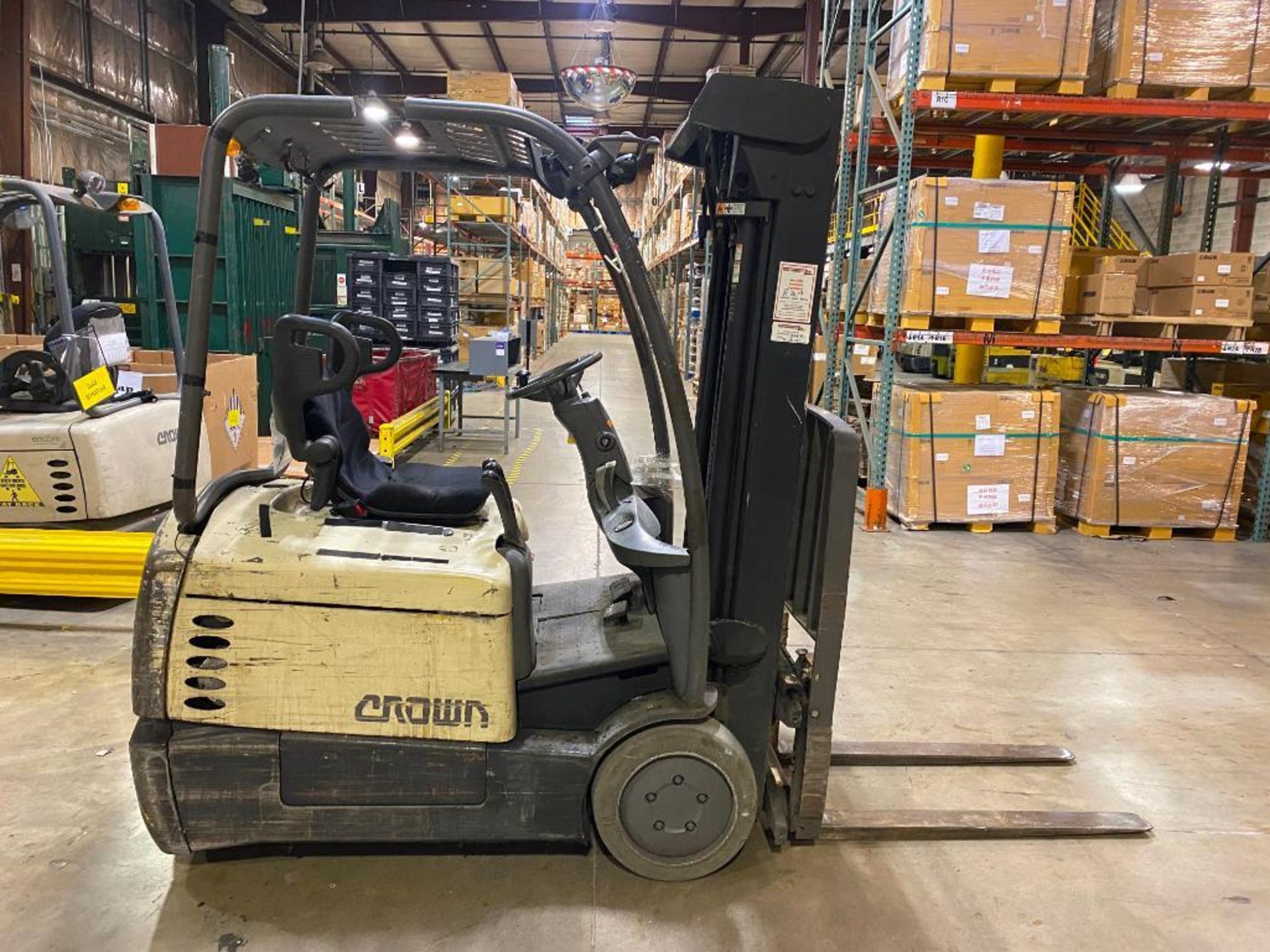 Crown 3,000-LB. Capacity Three Wheel Electric Forklift, Model SC-4000, S/N 9A122950, Lever Shift Tra - Image 3 of 5