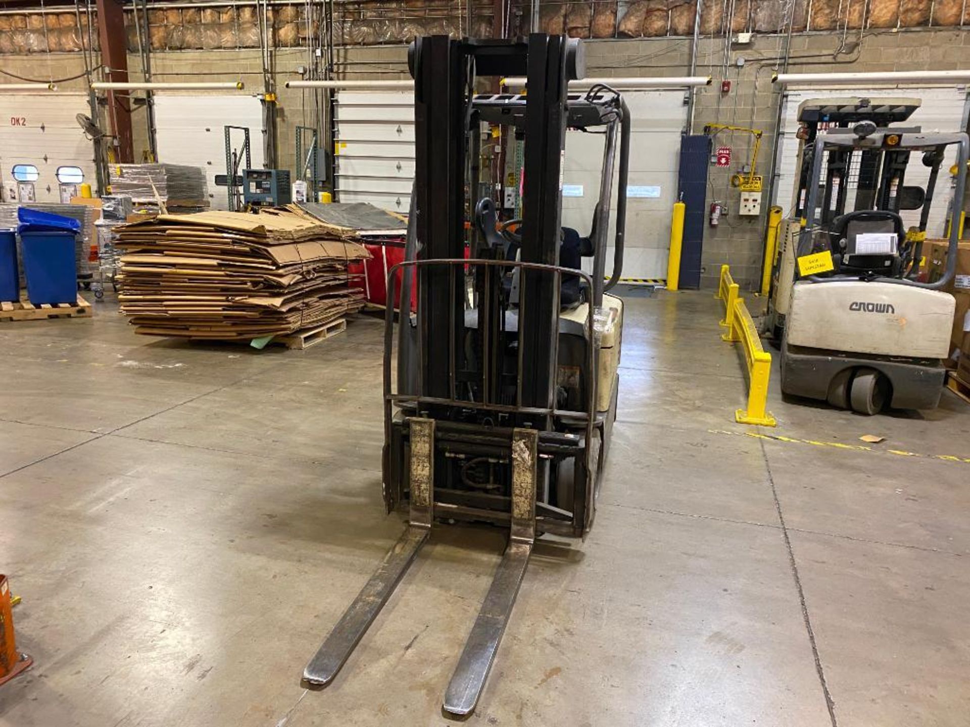 Crown 3,000-LB. Capacity Three Wheel Electric Forklift, Model SC-4000, S/N 9A122950, Lever Shift Tra - Image 4 of 5