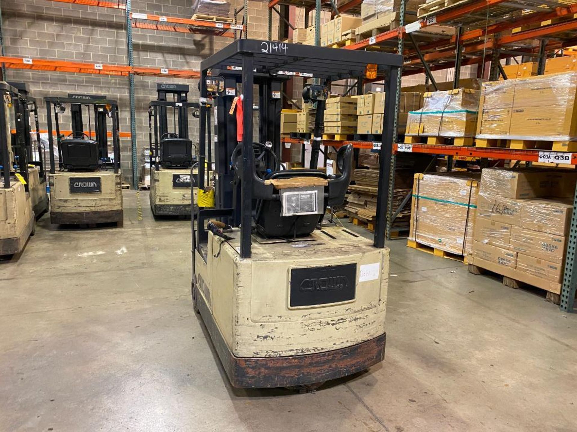 Crown 3,000-LB. Capacity Three Wheel Electric Forklift, S/N 1A213270, Lever Shift Transmission, 36 V - Image 2 of 5