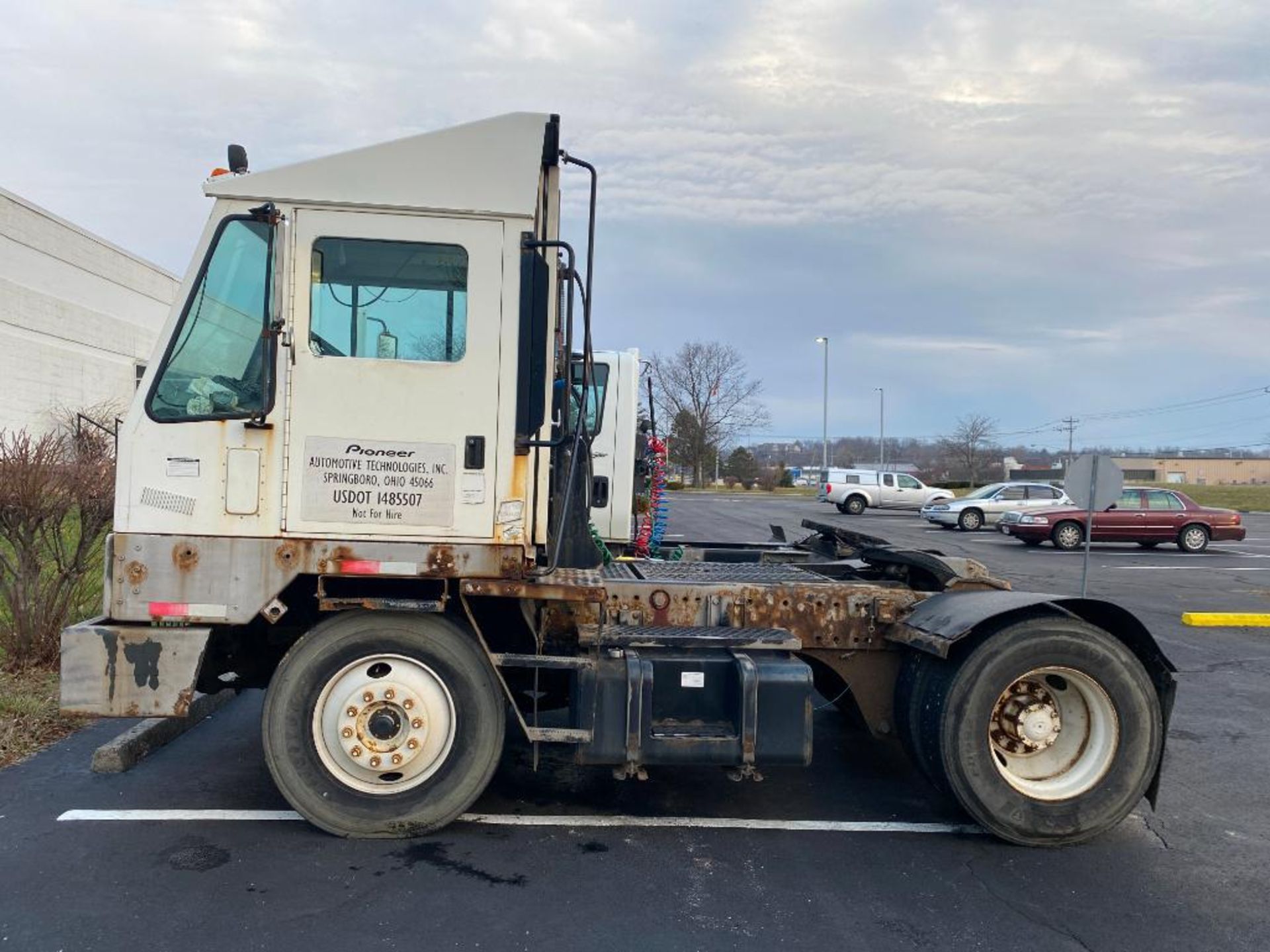 2006 Kalmar Yard Truck, Model 30, Single Axle, Allison Automatic Transmission, 35,000 GVWR, VIN 11VA - Image 2 of 10