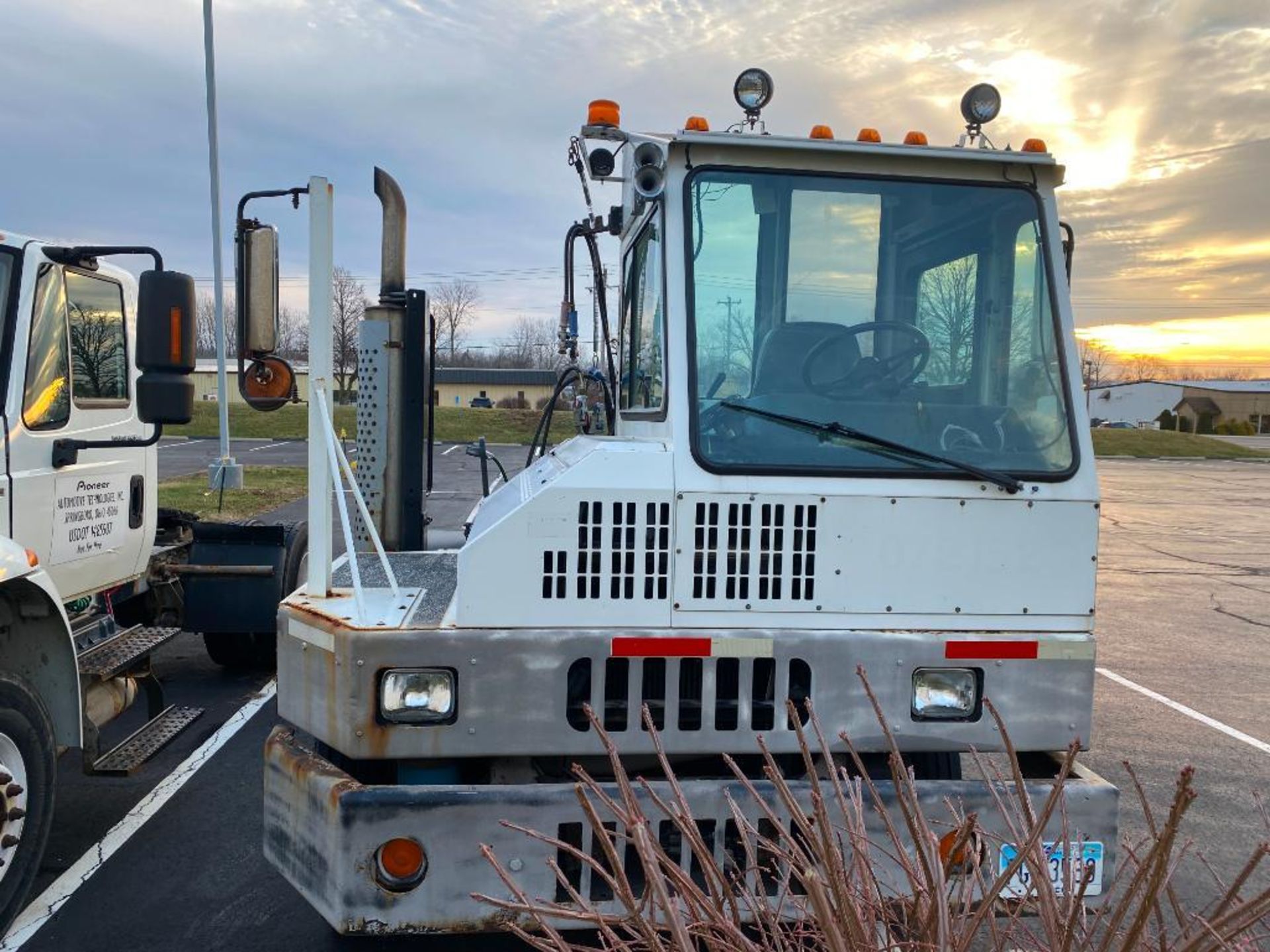 2006 Kalmar Yard Truck, Model 30, Single Axle, Allison Automatic Transmission, 35,000 GVWR, VIN 11VA - Image 6 of 10