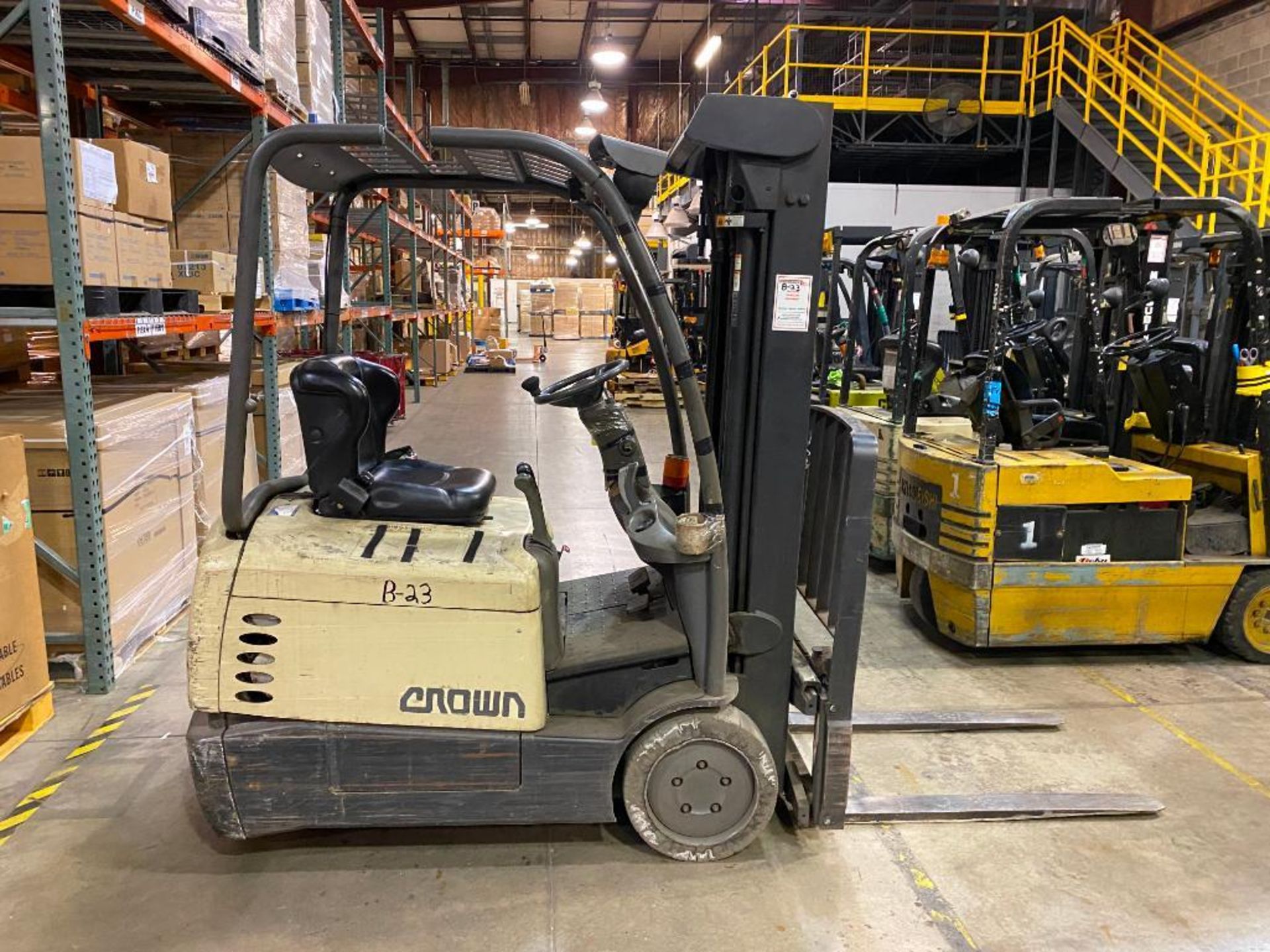 Crown 3,000-LB. Capacity Three Wheel Electric Forklift, Model SC-4000, S/N 9A117390, Lever Shift Tra - Image 3 of 5