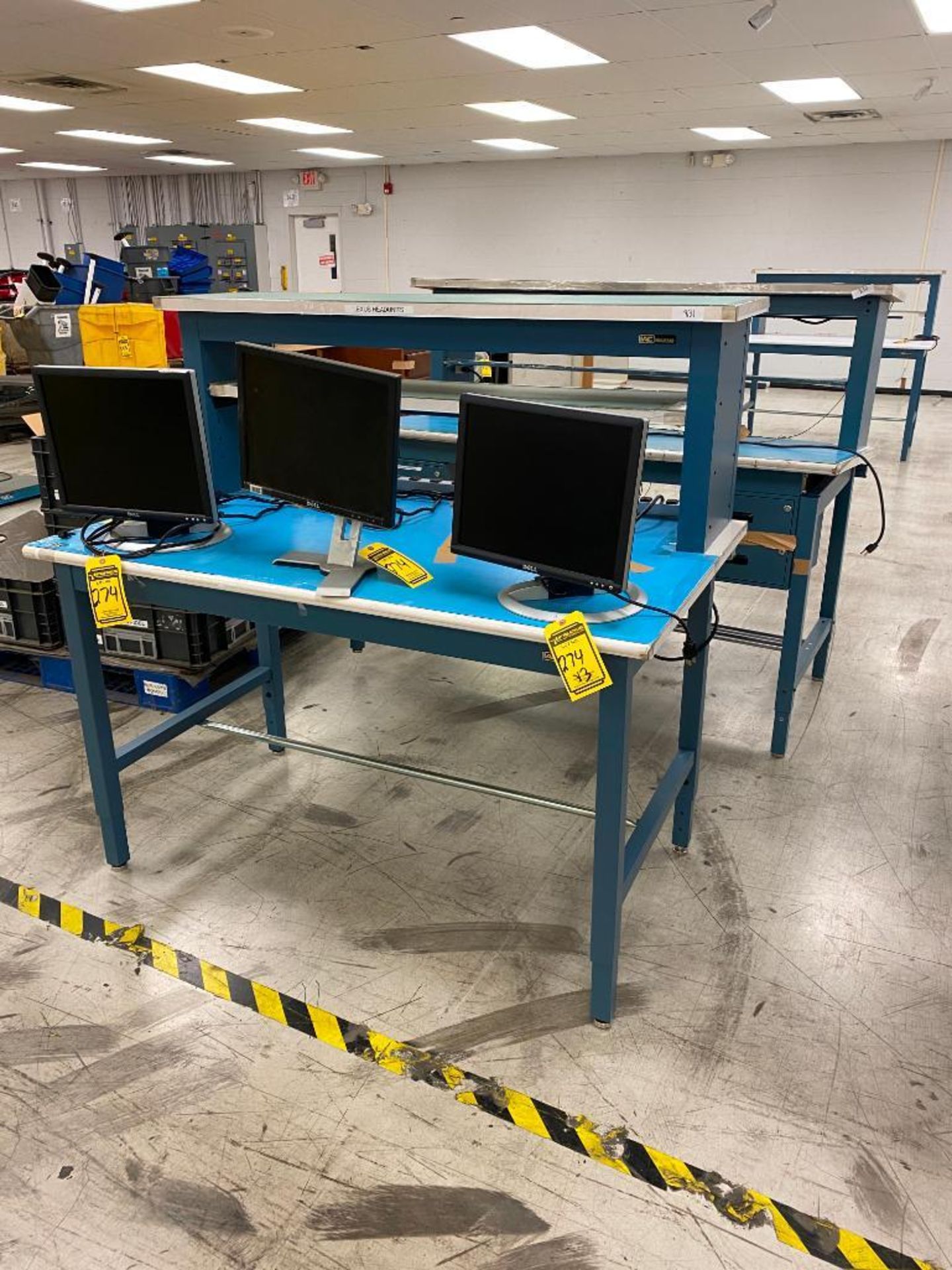 (4) Workbenches & (2) Carts - Image 2 of 2