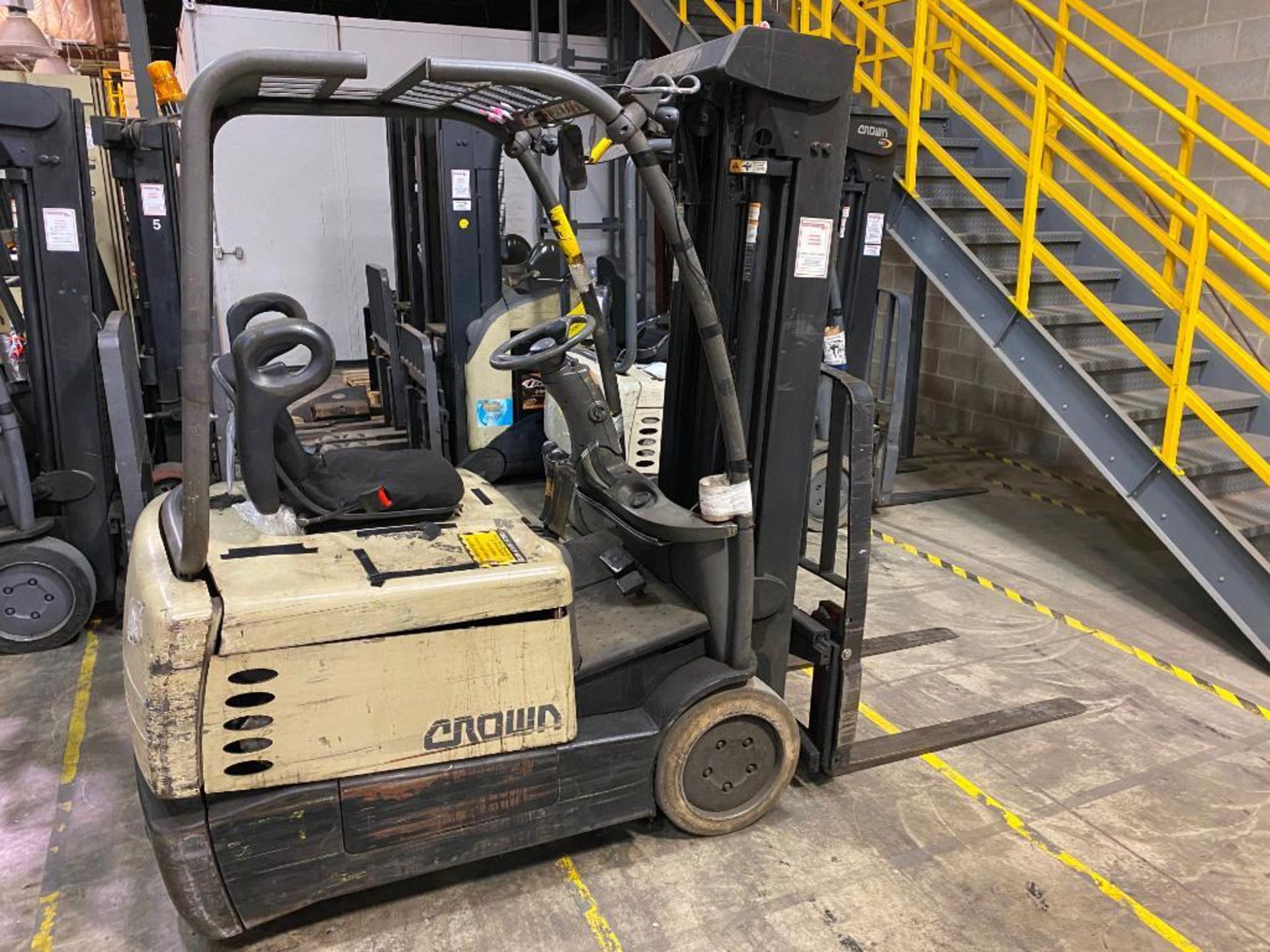 Crown 3,000-LB. Capacity Three Wheel Electric Forklift, Model SC-4000, S/N 9A117739, Lever Shift Tra - Image 3 of 5