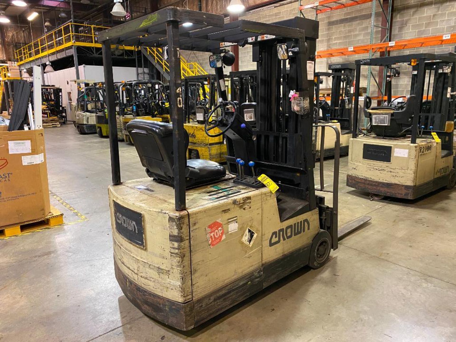 Crown 3,000-LB. Capacity 3-Wheel Electric Forklift, S/N A205481, Lever Shift Transmission, 36 V Batt - Image 3 of 5