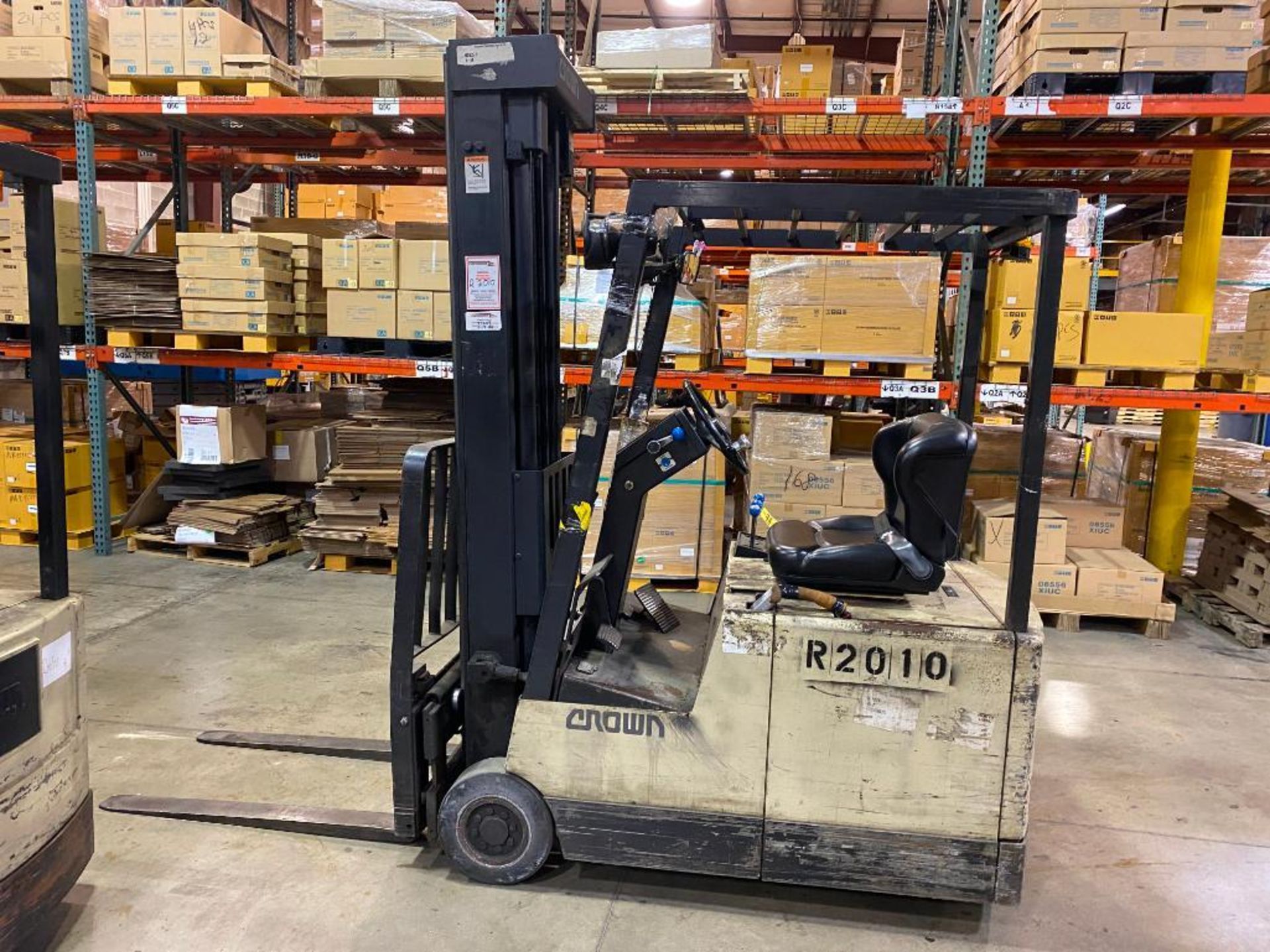 Crown 3,000-LB. Capacity Three Wheel Electric Forklift, S/N 1A174357, Lever Shift Transmission, 36 V