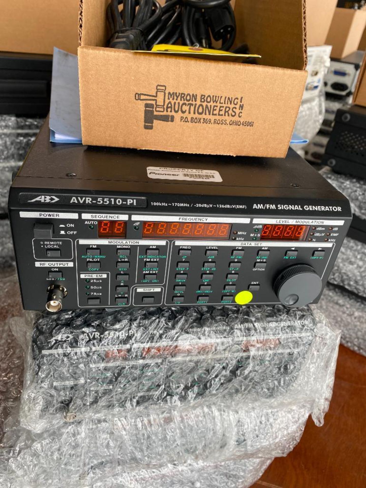 (4) AM/FM Signal Generator, Model AVR-5500-PL (Location: 2647 Morgan Ln., Hamilton, OH 45013) - Image 2 of 2