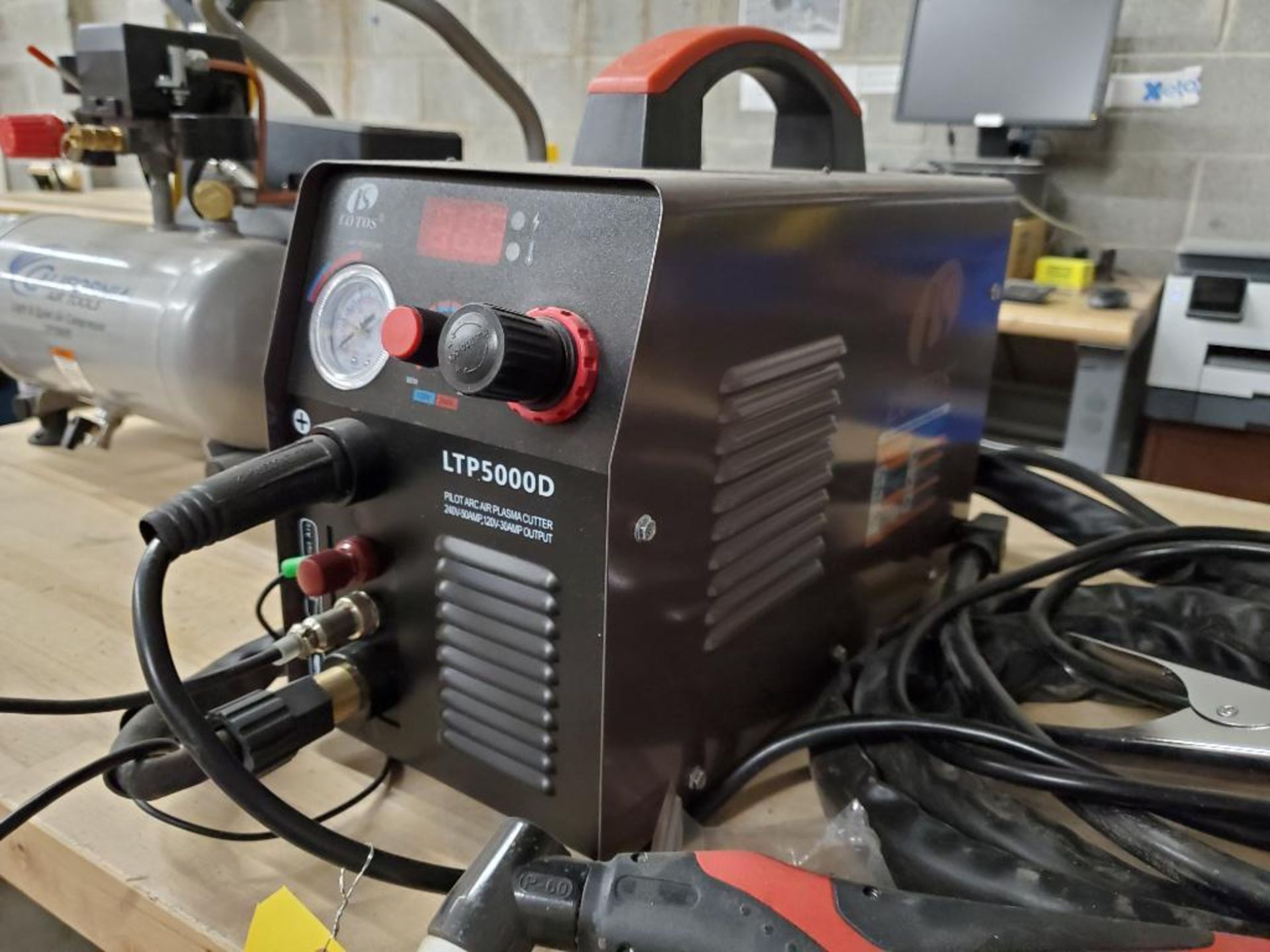 Lotos Pilot Arc Plasma Cutter, MODEL LTP5000D, 240 V-50 AMP, 120 V-30 AMP Output, w/ Head, Leads, Ye - Image 2 of 8