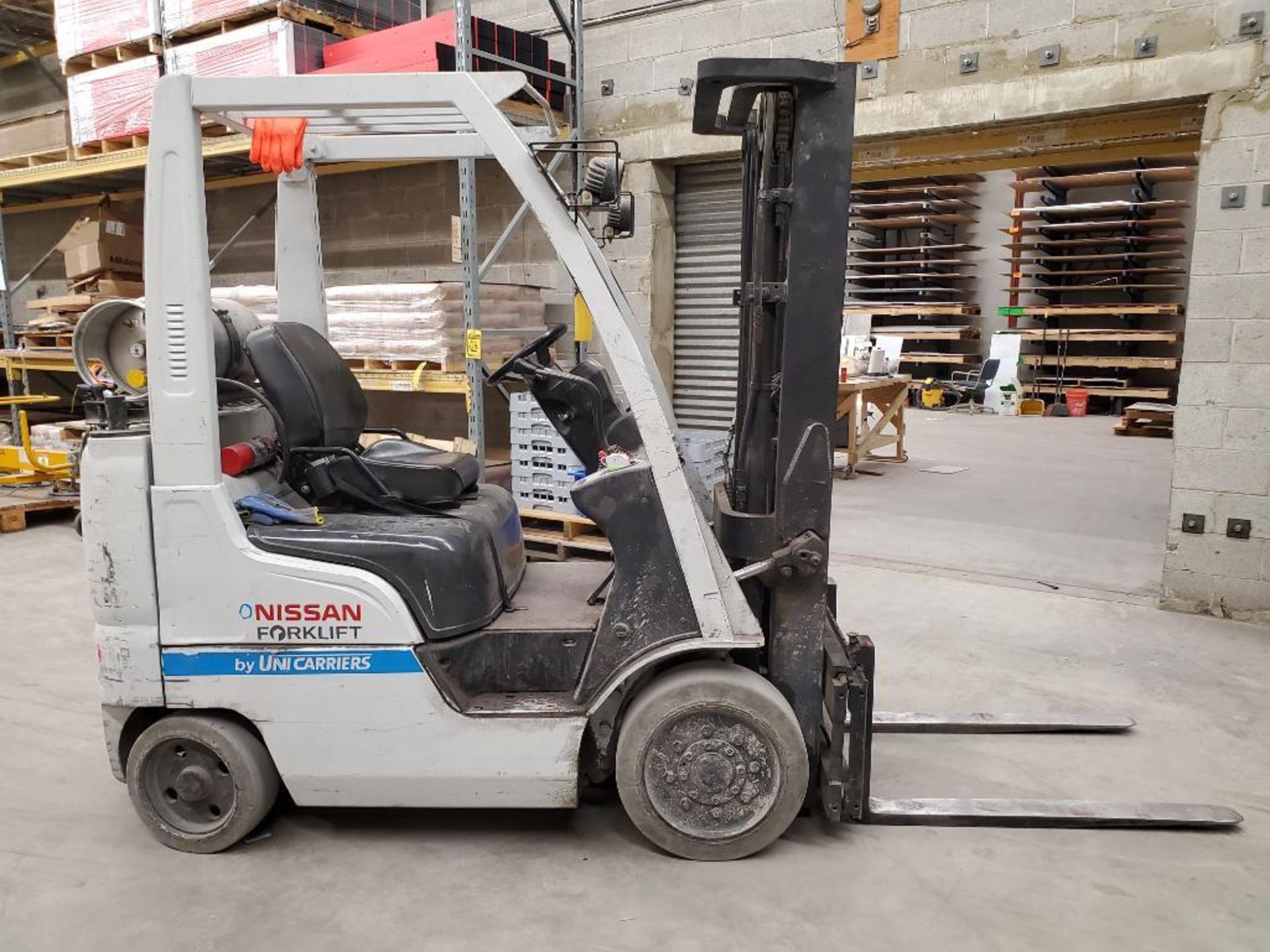 Nissan 4,000 LB. Forklift, Model MCP1F2A20LV, S/N CP1F2-9W1035, Side Shift, LP, Solid Cushion Tires, - Image 5 of 9