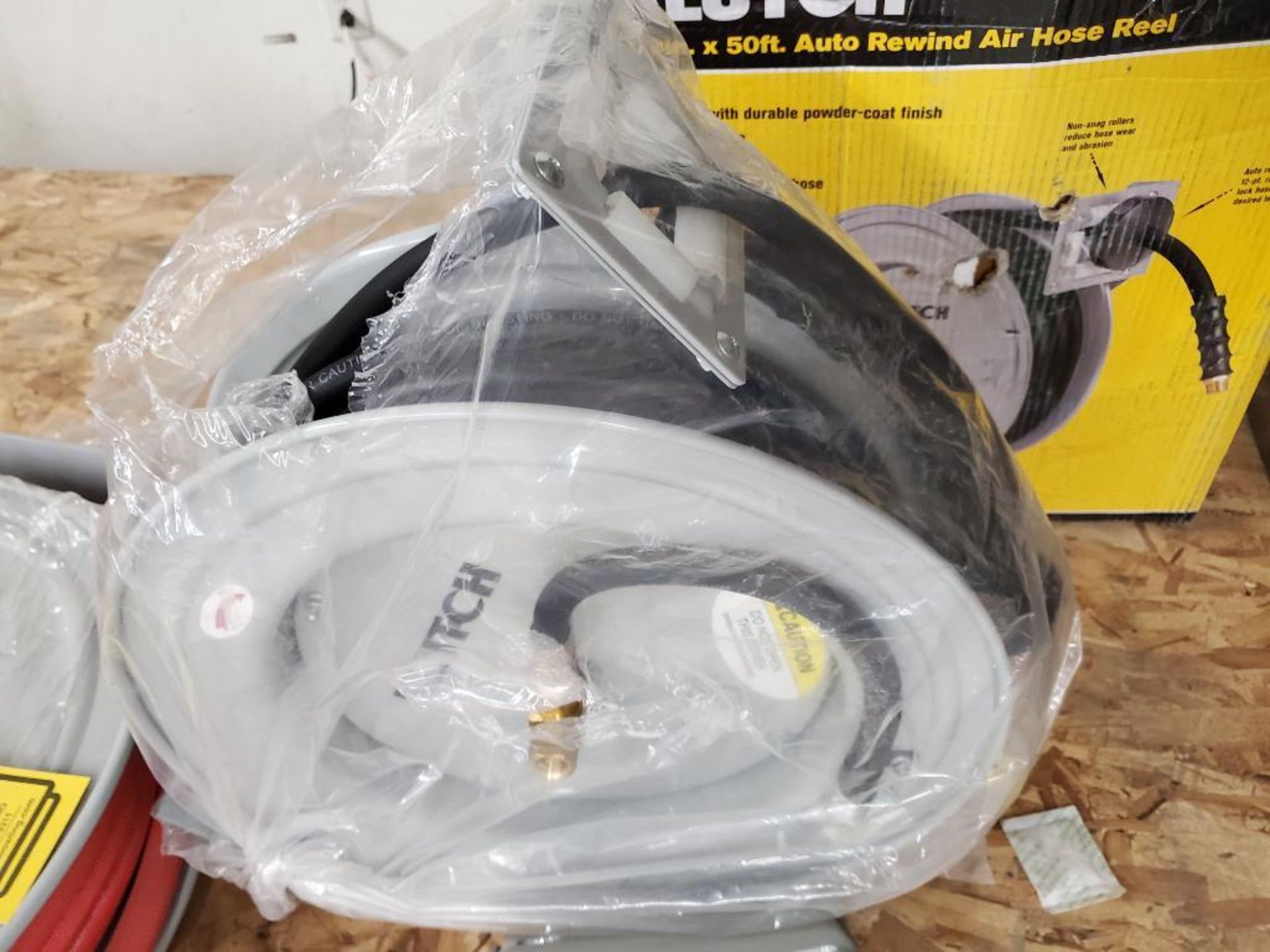 (New) Klutch Retractable Air Hose Reel, 3/8" x 50', Kink Resistant Rubber House, 300 PSI - Image 3 of 3