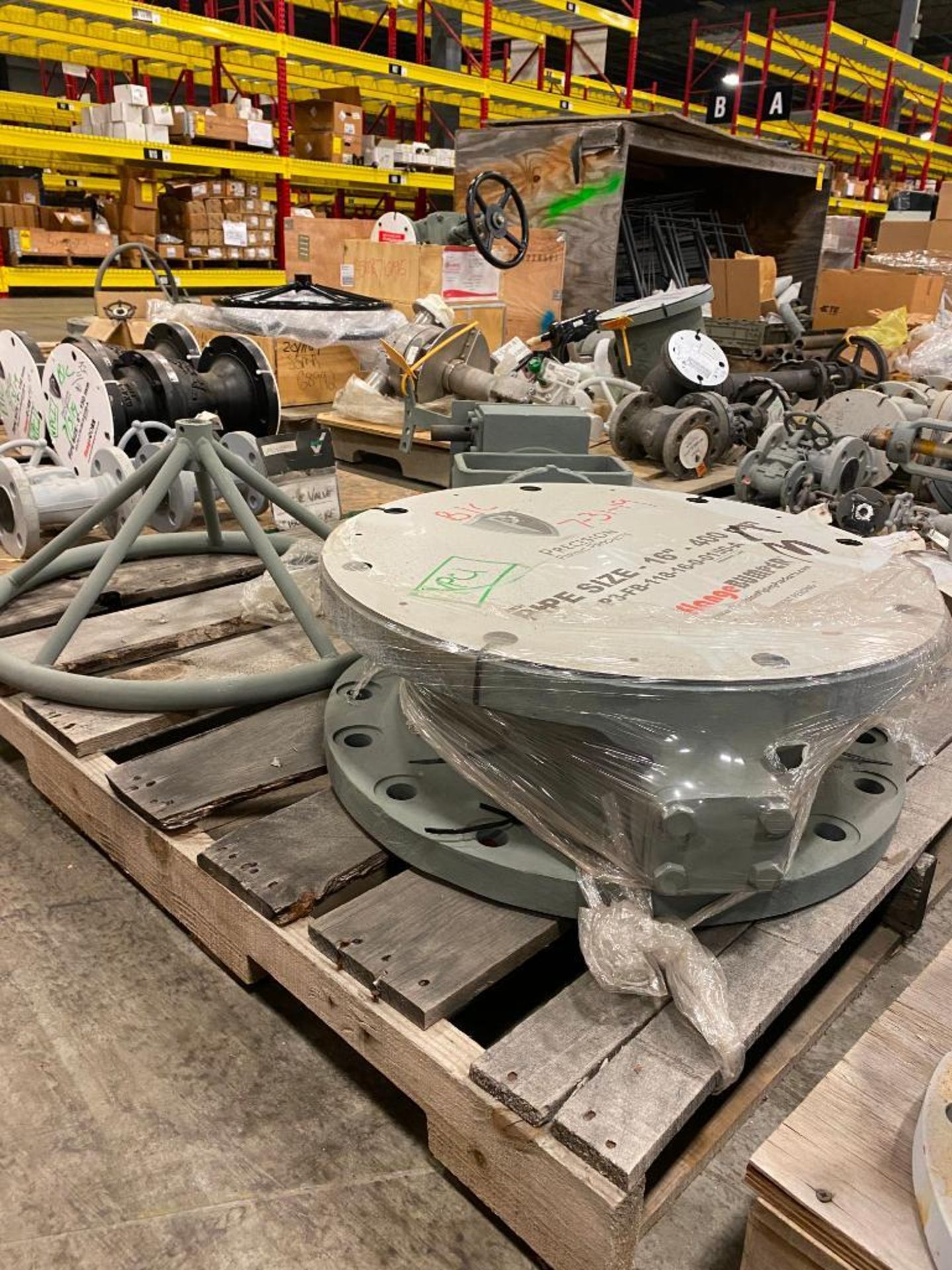 (3) Skids of Valves, 16" S/N 6018/01118-004-005, 8" WCB Gate Valve, Valves Wheels - Image 4 of 10