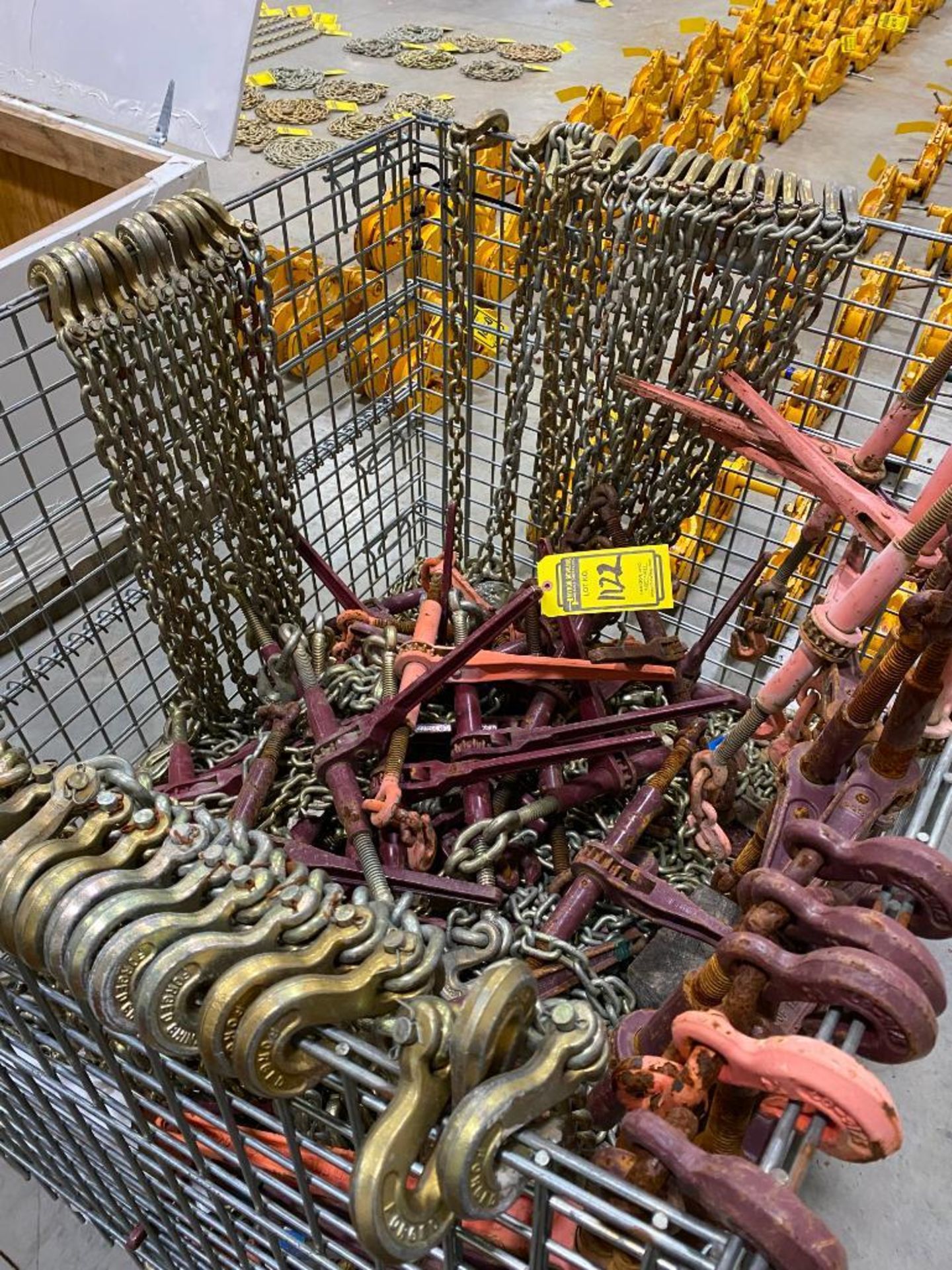 Wire Crate & Content of Assorted Screw Type Binders & 20' x 5/16" Chains - Image 4 of 4