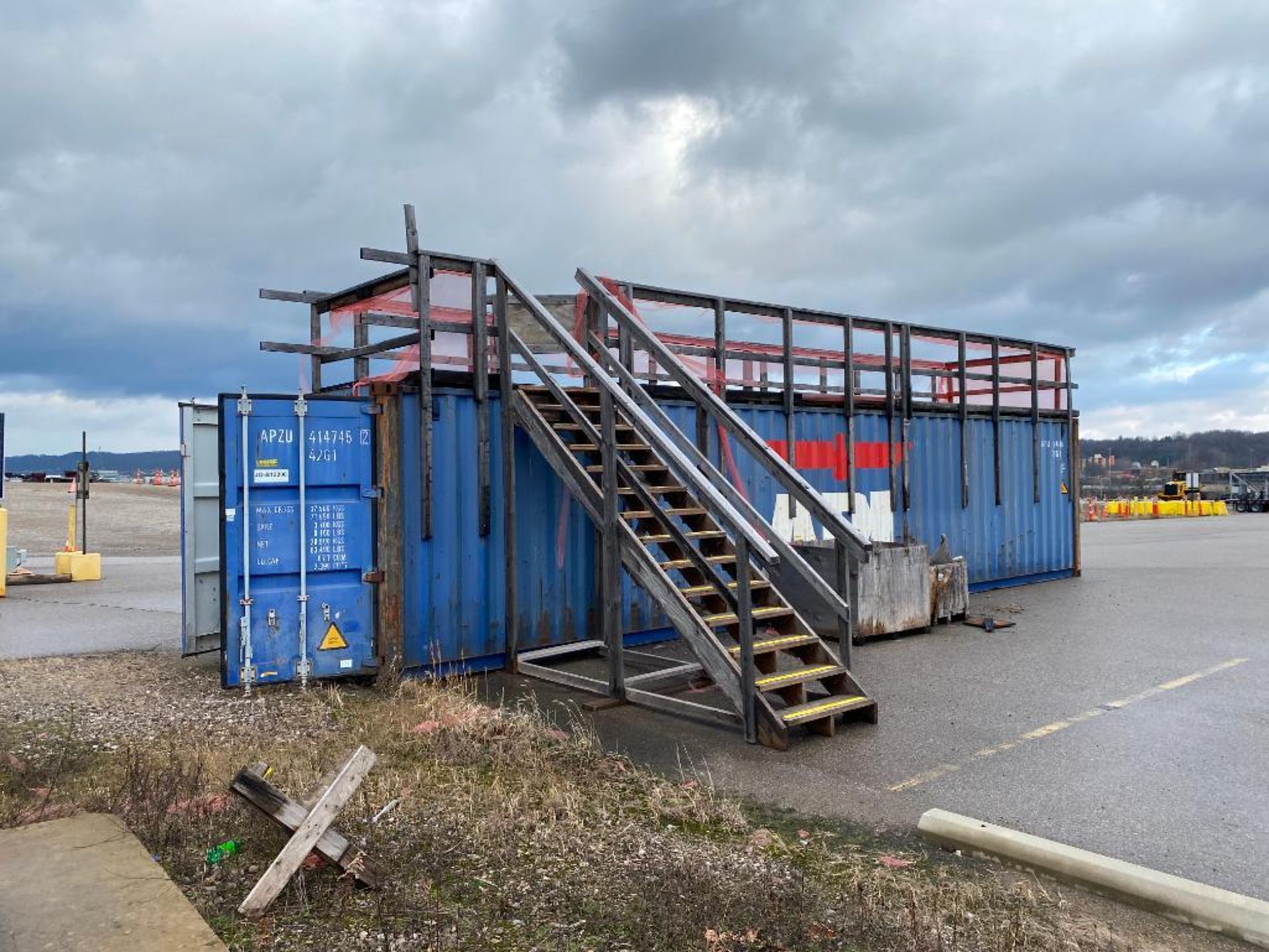 2004 Conex, 40' x 8' x 8', Insulated Locker Room Inside, Wooden Balcony