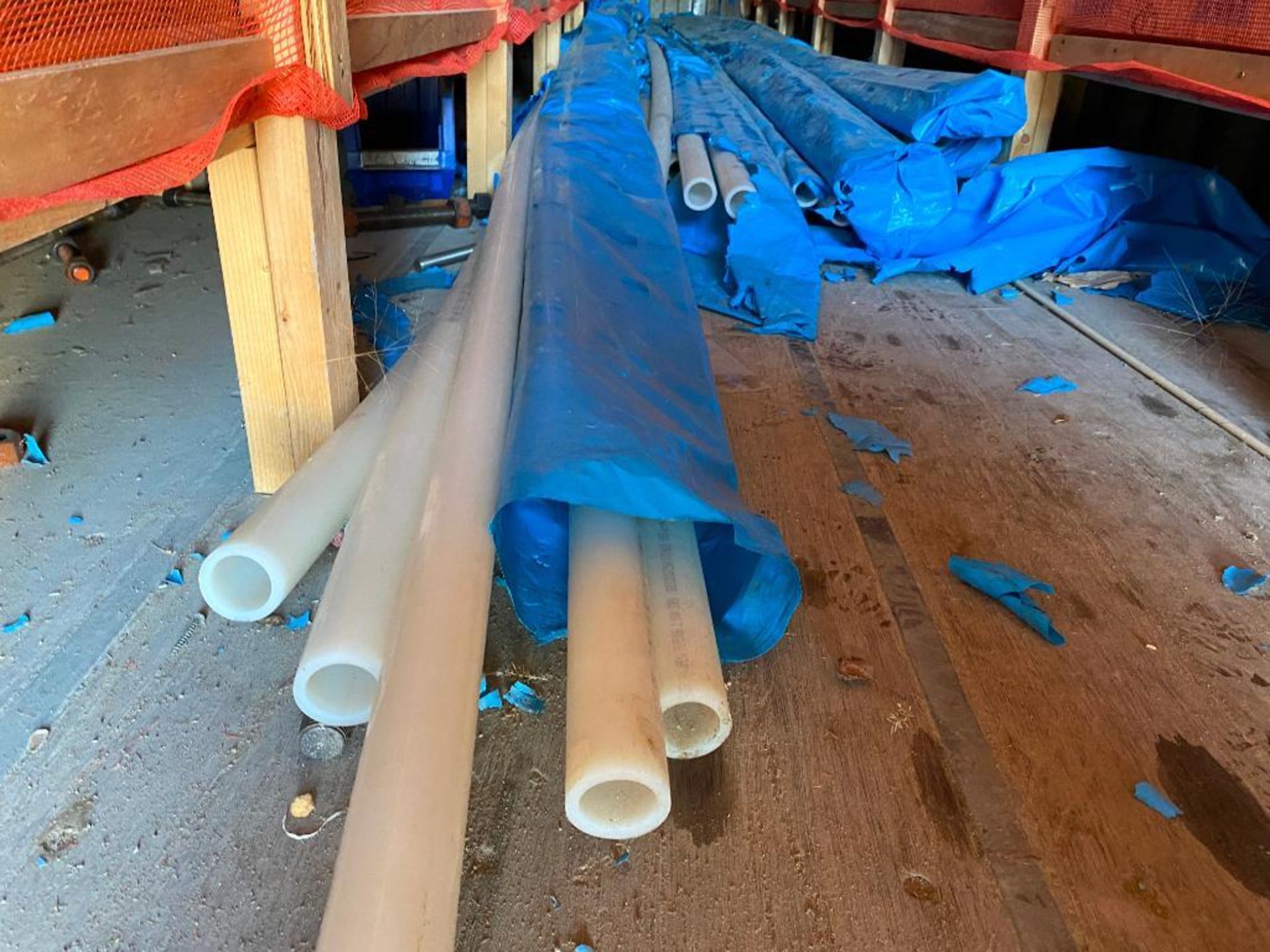 Conex, 40' x 8' x 8', w/ Content of Tarps, Pvc Pipe, (New) Hose Reels, Fasteners - Image 9 of 12