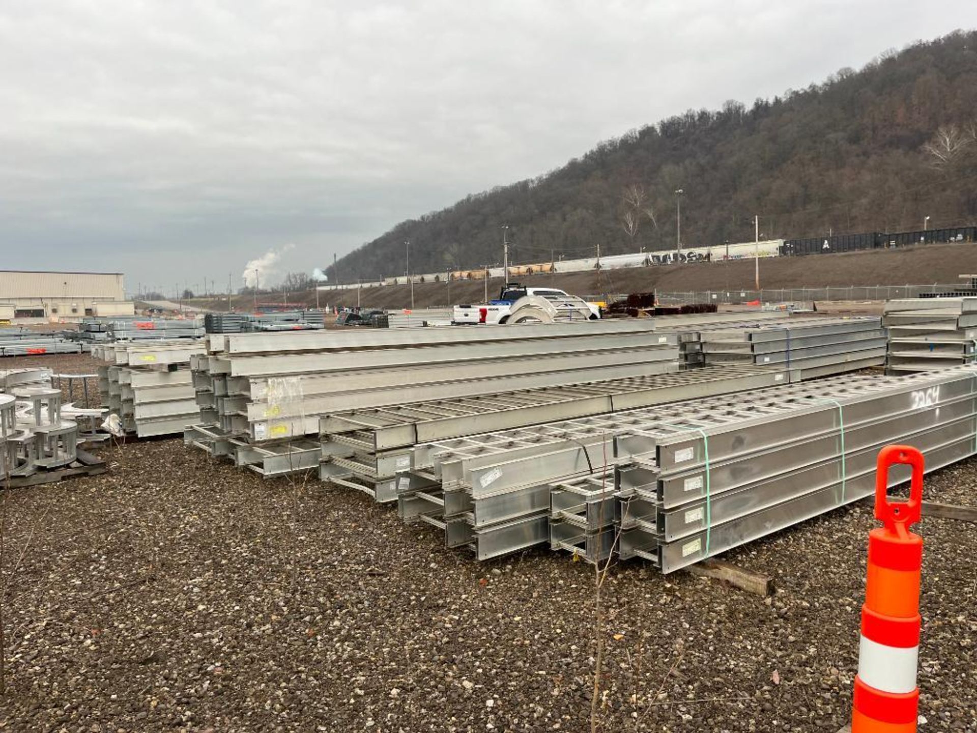 Assorted Width Aluminum Cable Tray Lengths, 20' - Image 4 of 4