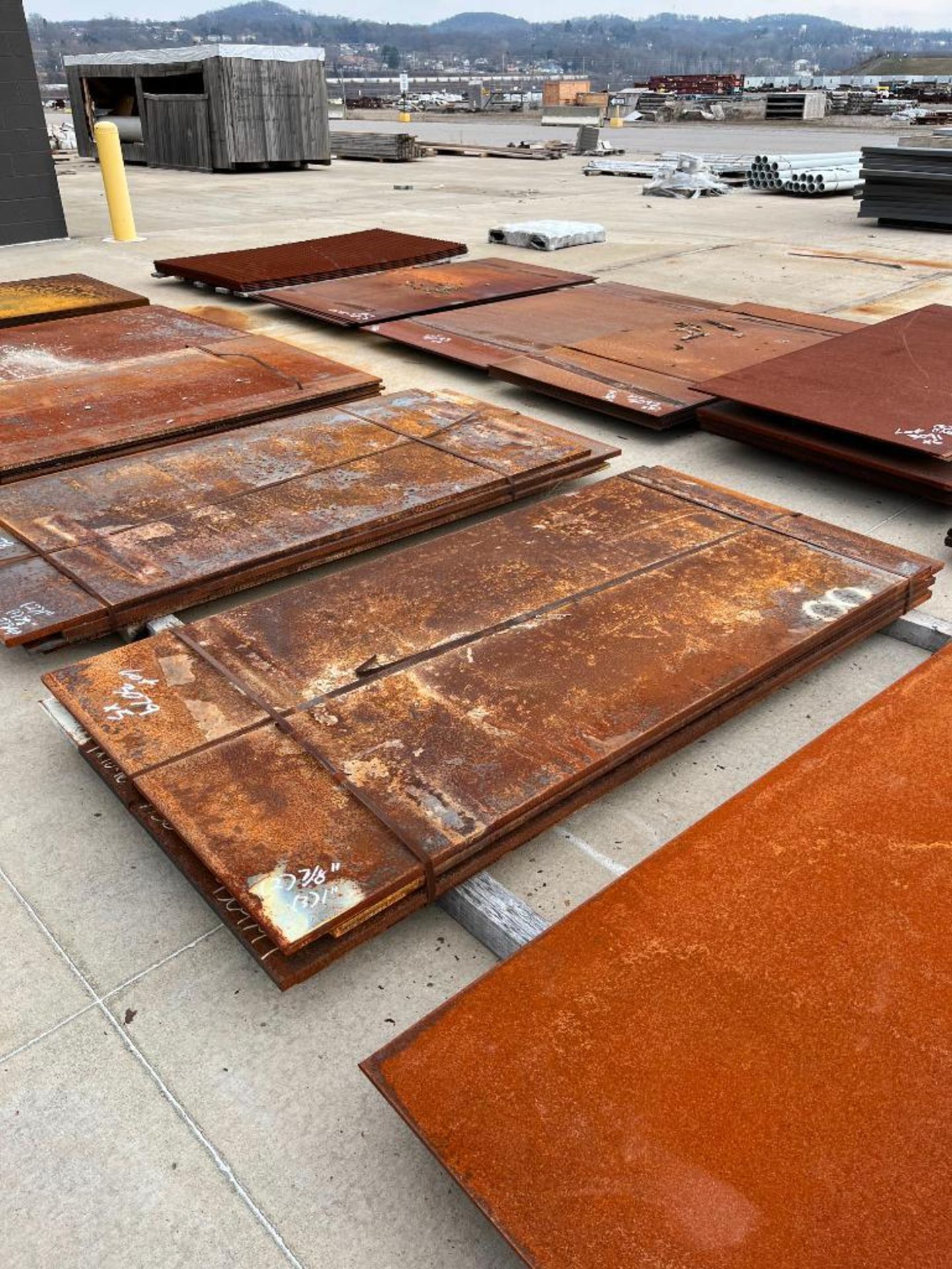 (5) Steel Plates: (2) 8' x 4' x 7/8", (3) 8' x 4' x 1"