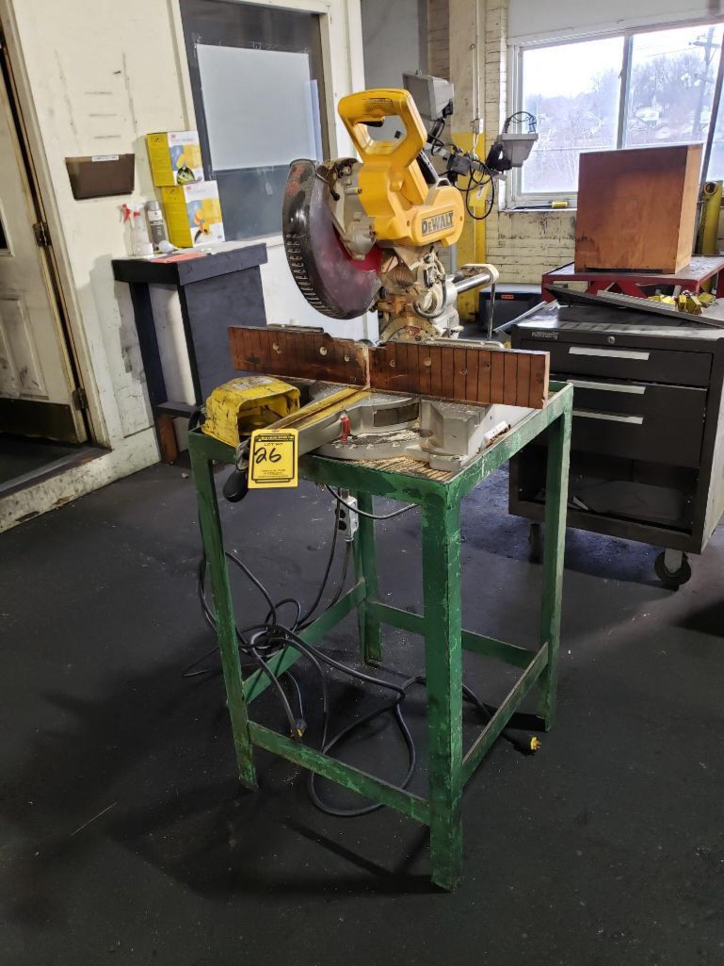 Dewalt Double Bevel Sliding Compound Miter Saw, Model DW717, w/ Table