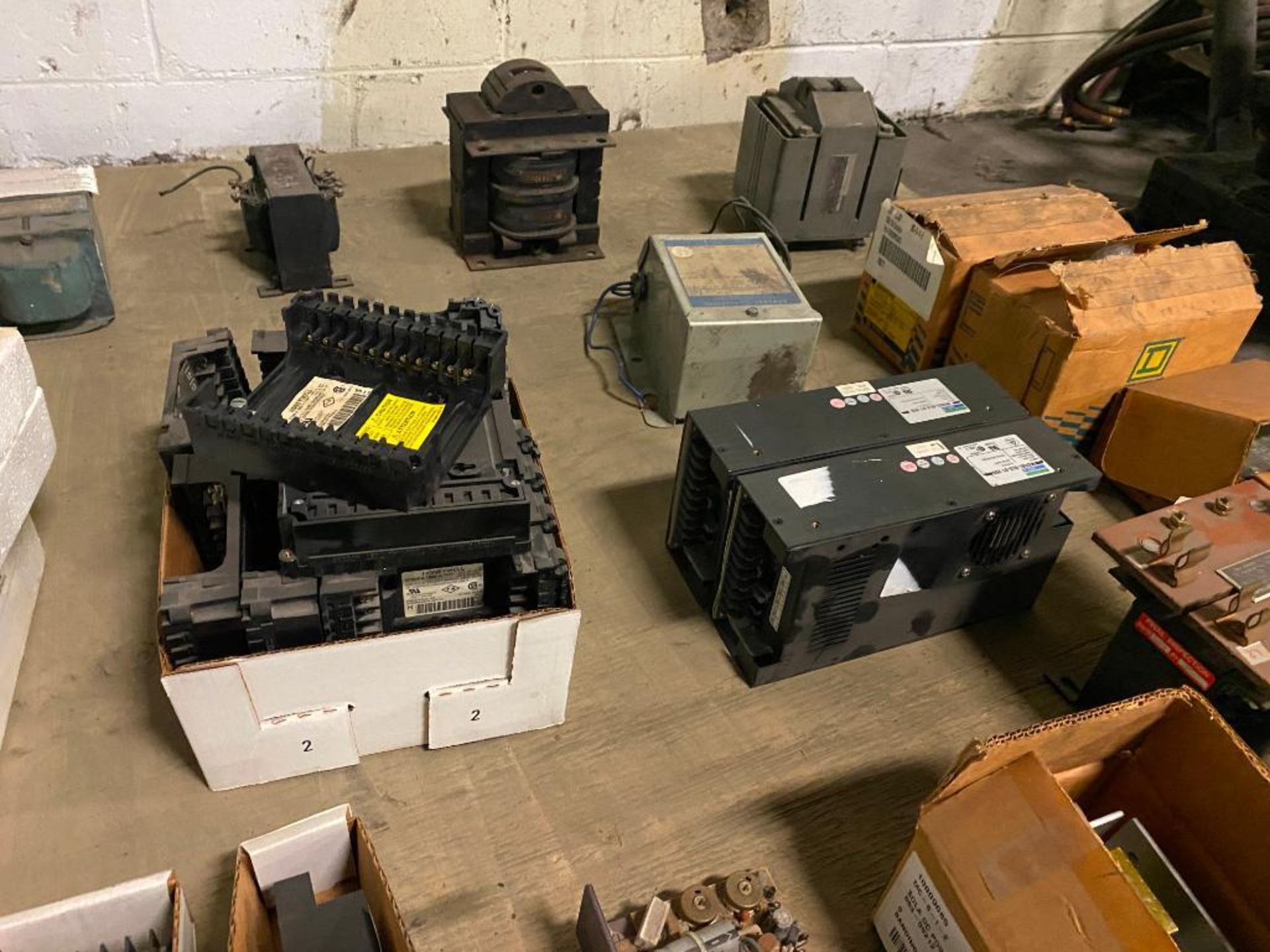 Lot of Assorted Allen-Bradley Switches, Transformers up to 1 KVA, & Honeywell Parts - Image 5 of 7