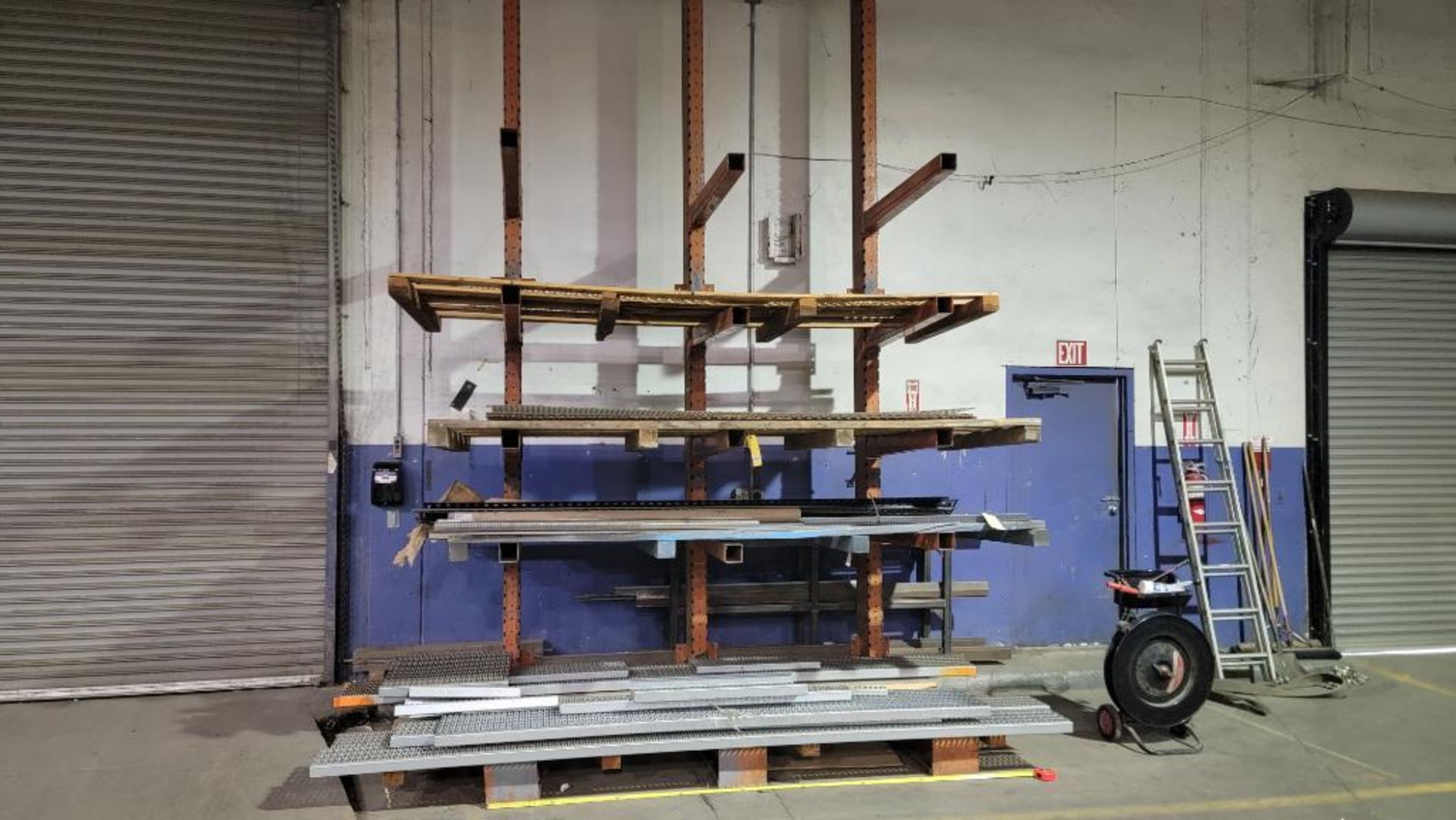 Cantilever Rack, Adjustable (Content Not Included)