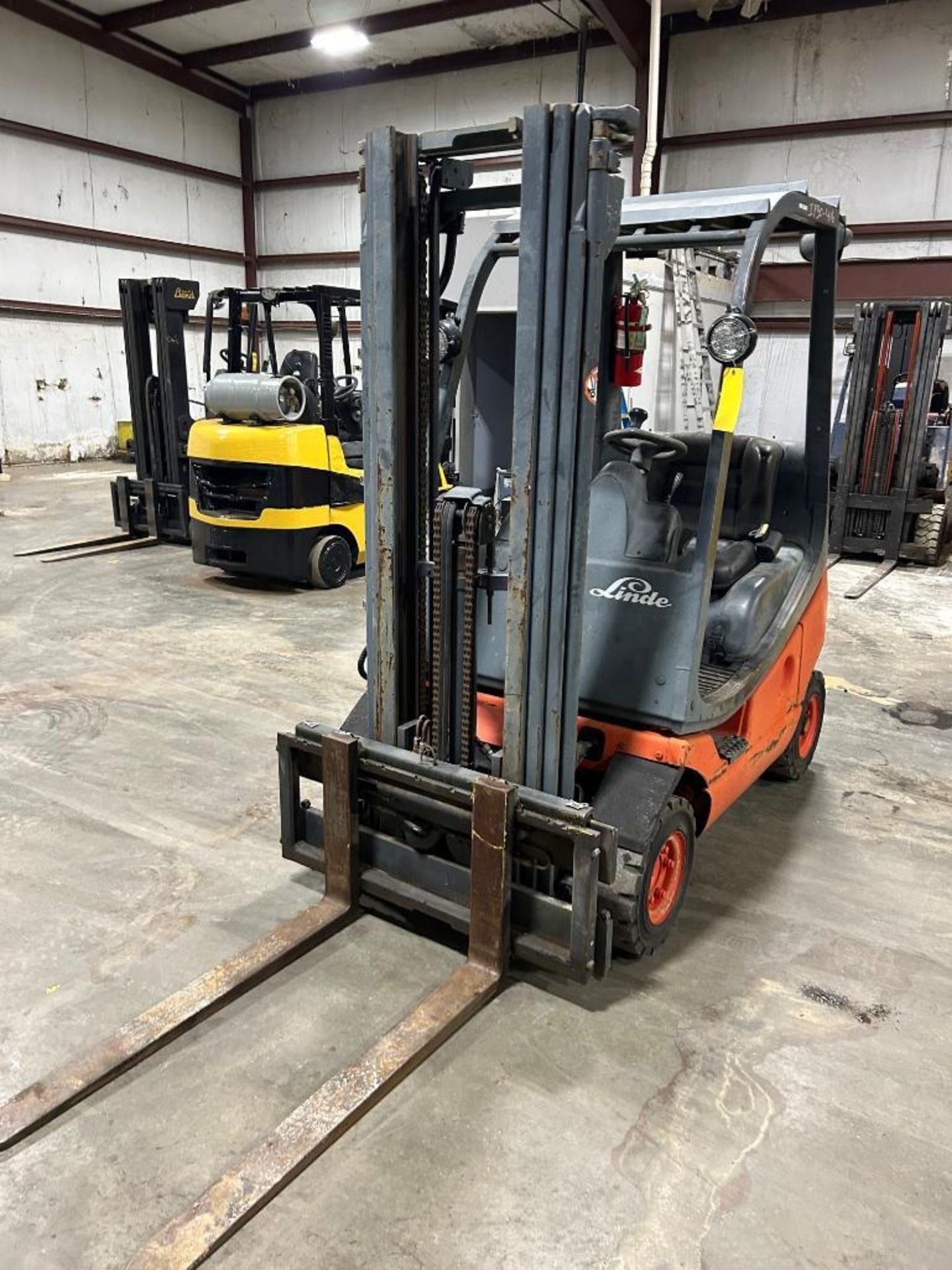 Linde 3,000-LB. Capacity Forklift, Model H16T, S/N 350G07121416, LPG, Pneumatic Tires, Lever Shift T - Image 7 of 8