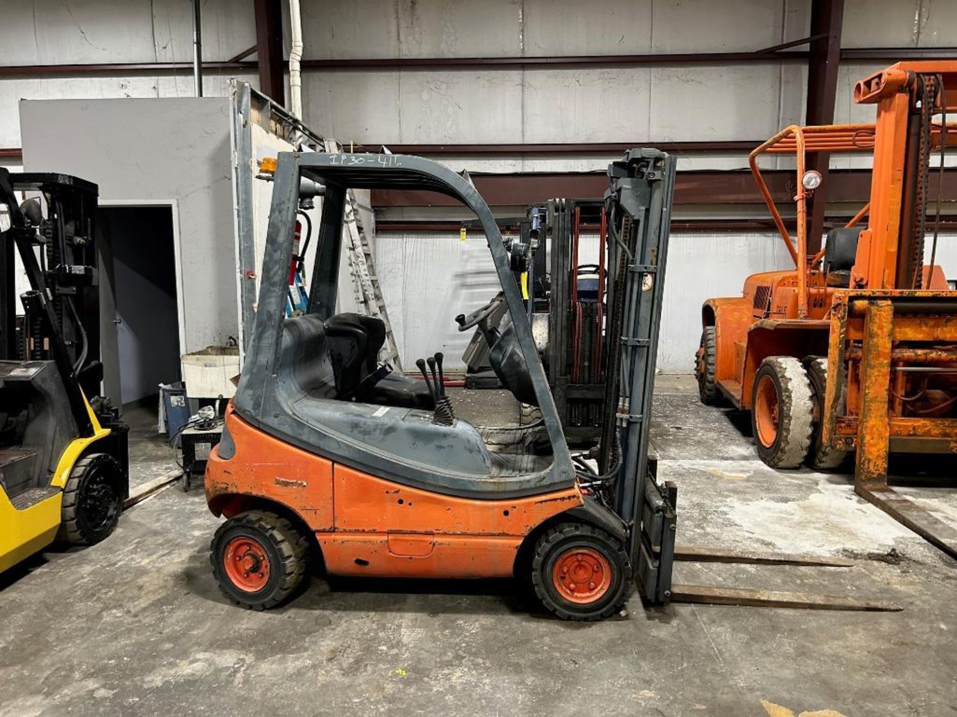 Linde 3,000-LB. Capacity Forklift, Model H16T, S/N 350G07121416, LPG, Pneumatic Tires, Lever Shift T