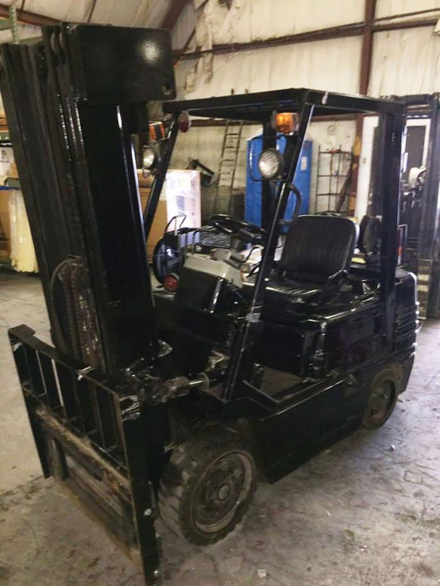 (1) Komatsu 4,400-lb. Sideshift Forklift, Triple Mast, Forklift Bat Mobile, Model FG25ST-11, Type (L