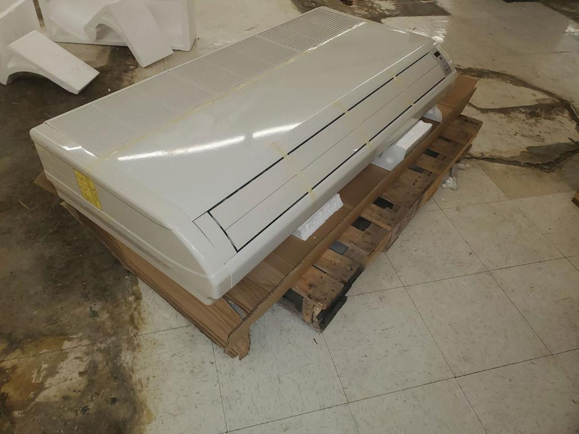 (5) Trane 30,000 BTU "Inverter" Indoor Mini-Split Floor/Ceiling Heat Pump Units, Model 4TXU2030A10N0 - Image 2 of 6