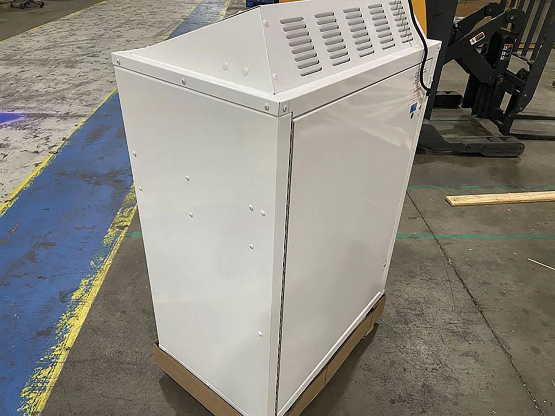 (4) Spinnaker Portable HEPA Air High Efficiency Purification Units, Volts: 120, Hertz: 60, Phase: 1, - Image 2 of 8