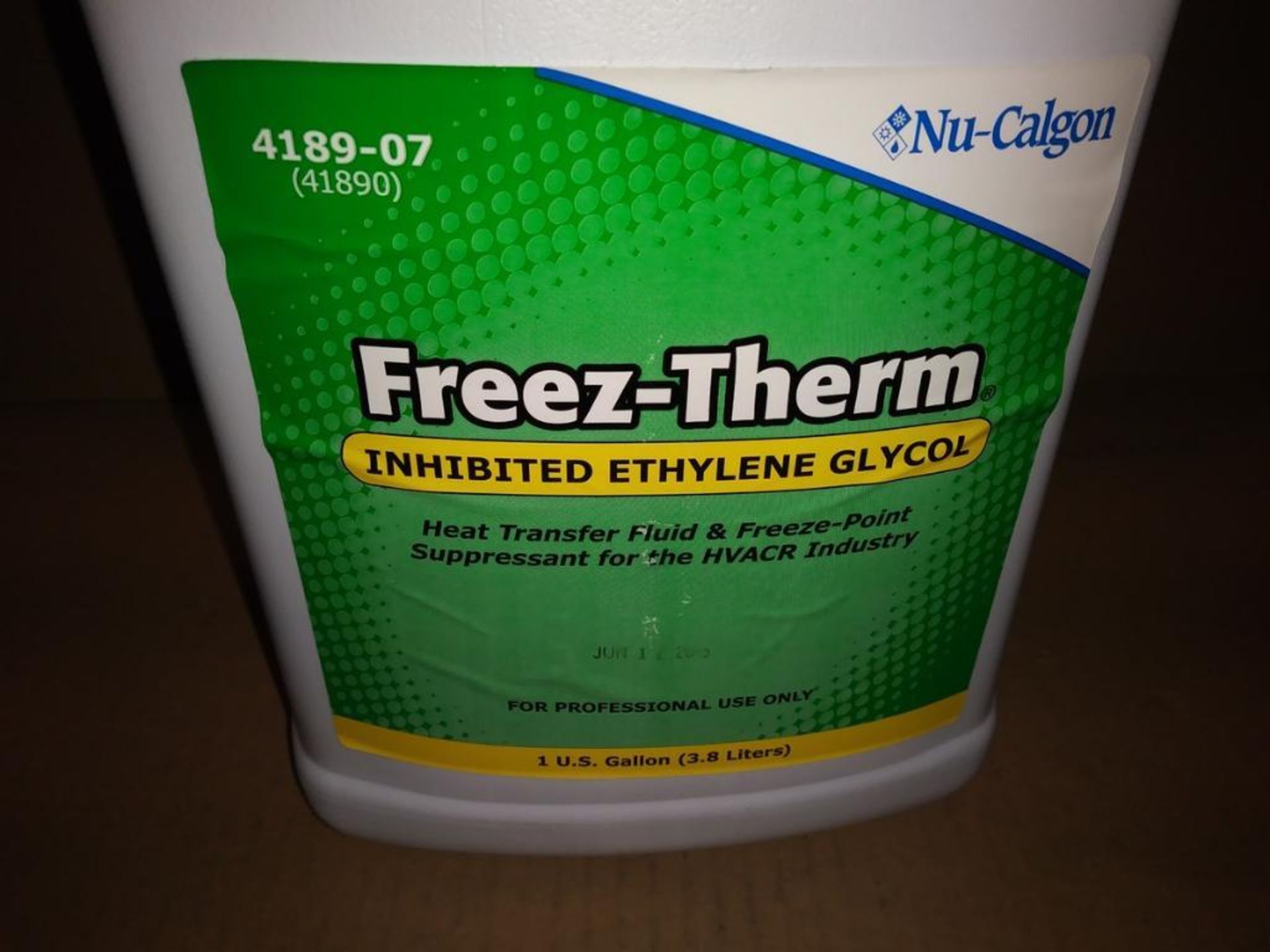 (22) Nu-Calgon 1-Gallon De-Greasing Solvents, Model 4162-07, Ozone-Safe, Degreases Cleans & Dries Wi - Image 5 of 16