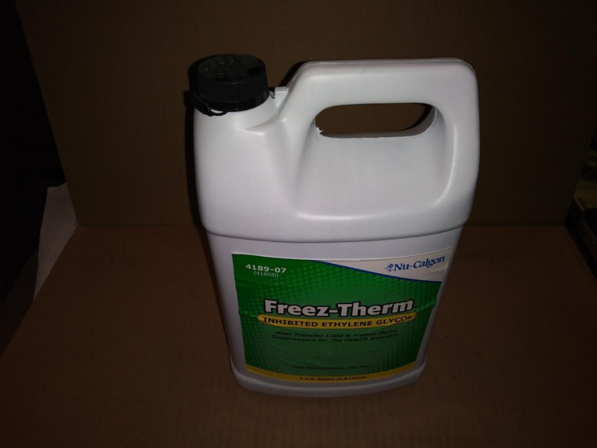 (22) Nu-Calgon 1-Gallon De-Greasing Solvents, Model 4162-07, Ozone-Safe, Degreases Cleans & Dries Wi - Image 4 of 16