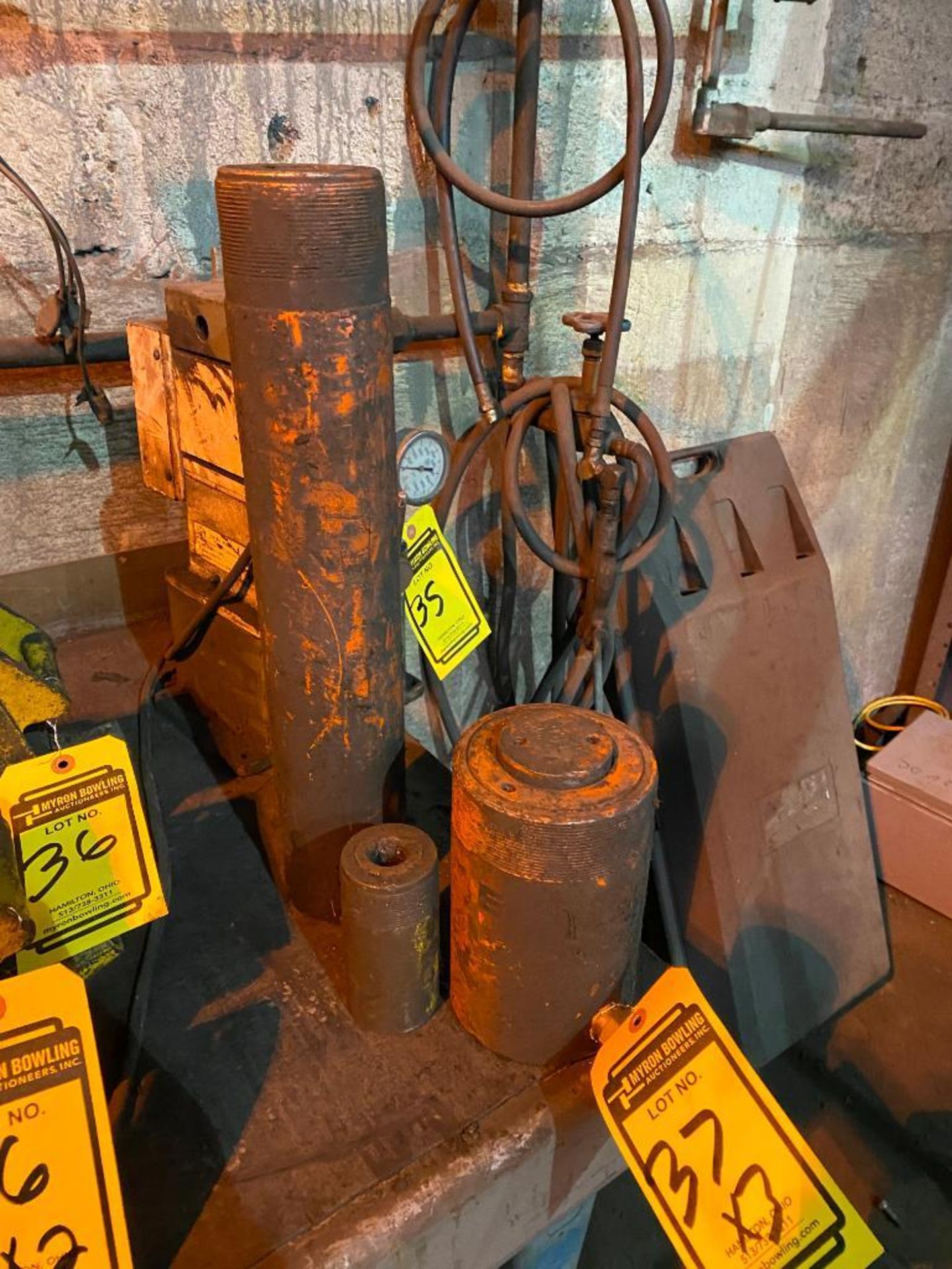 (3) Hydraulic Rams & Jacks