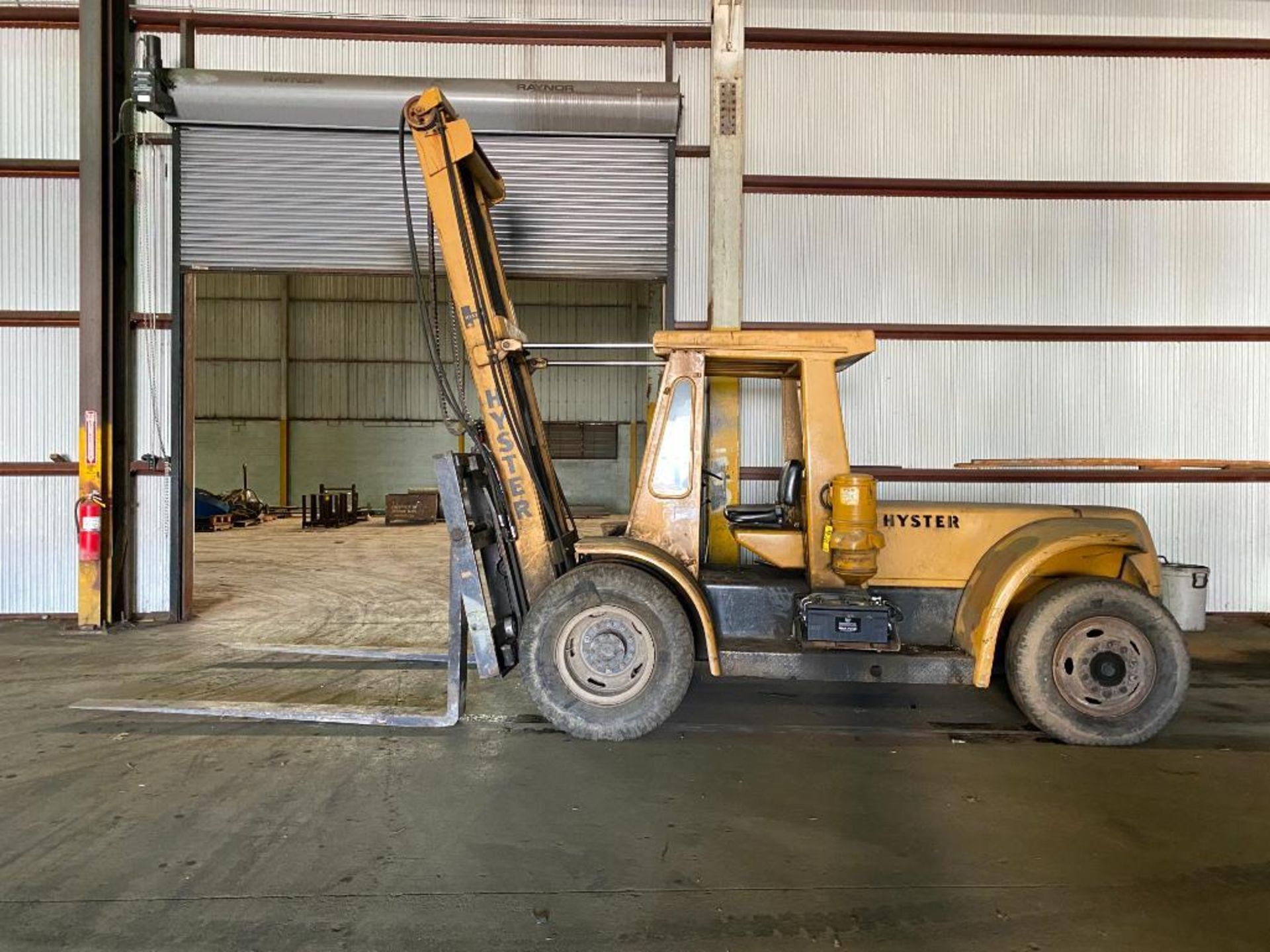 Hyster 20,000 LB. Capacity Forklift, Model Challenge 225, Diesel 6-Cylinder Engine, Windshield & Bac