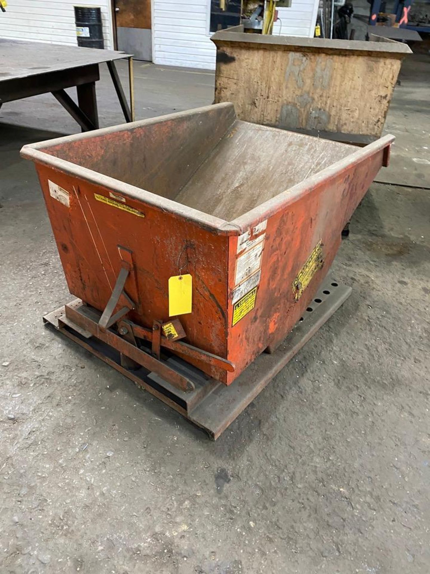 Meco Self-Dumping Hopper