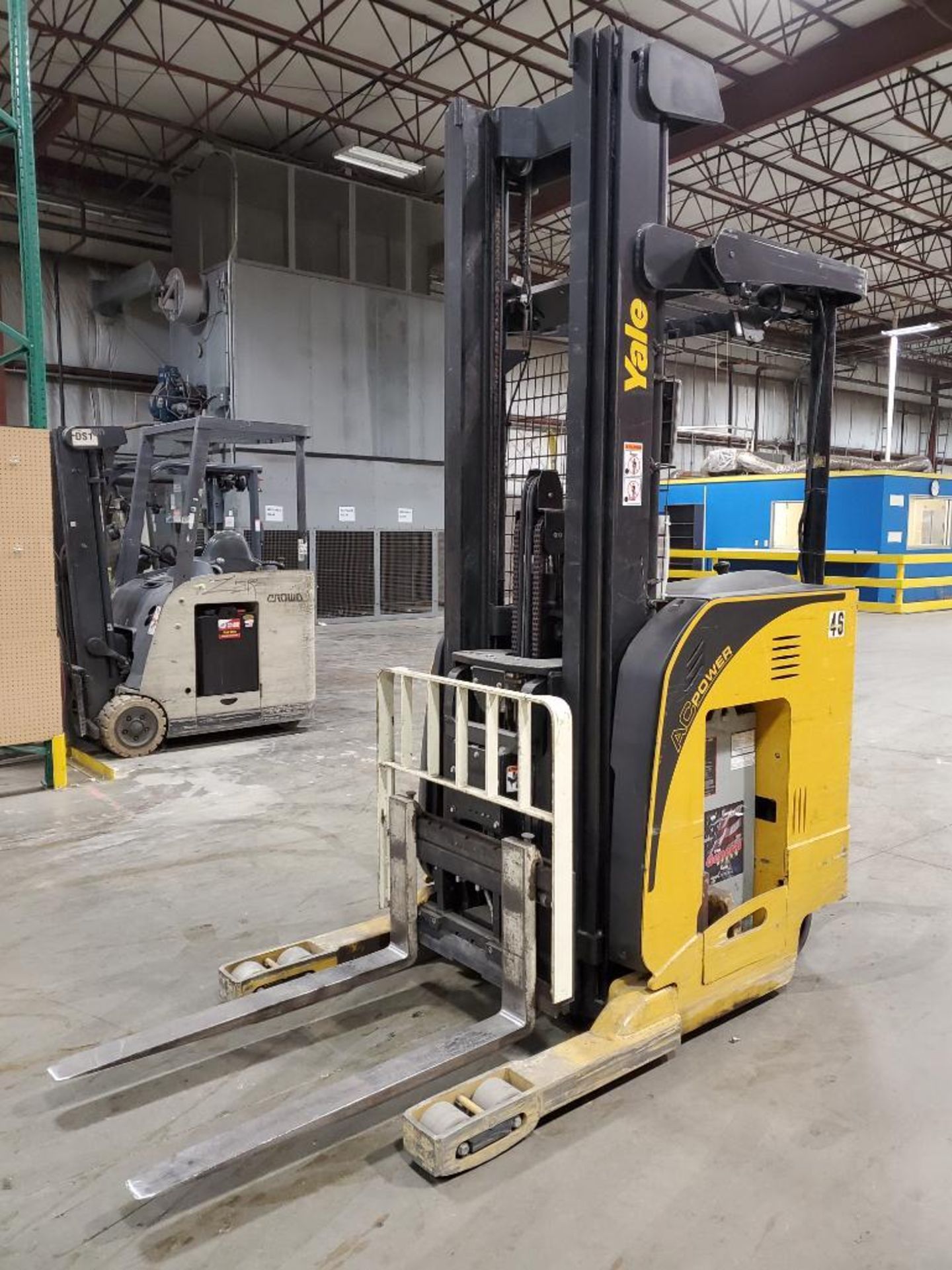 2011 Yale Electric Reach Truck, Model NR035DANL24TE110, S/N A295N04296J, 24V, 3,500 LB. Capacity, 25 - Image 5 of 13