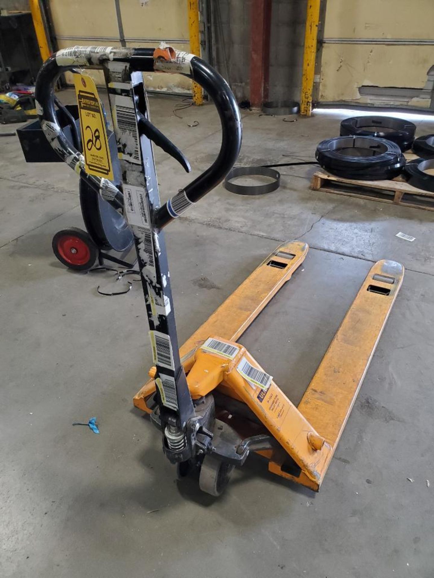 U-Line 5,500 LB. Hydraulic Manual Pallet Jack - Image 3 of 4