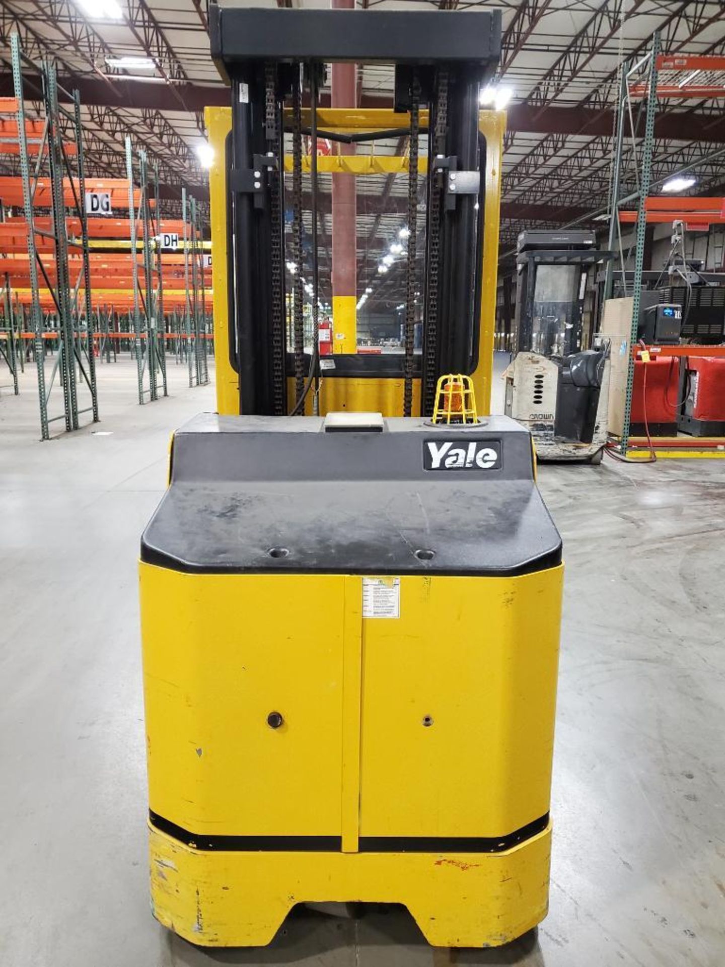 2013 Yale Electric Order Picker Forklift, Model OS030BFN24TE095, S/N E826N01862L, 2,500 LB. Capacity - Image 8 of 16