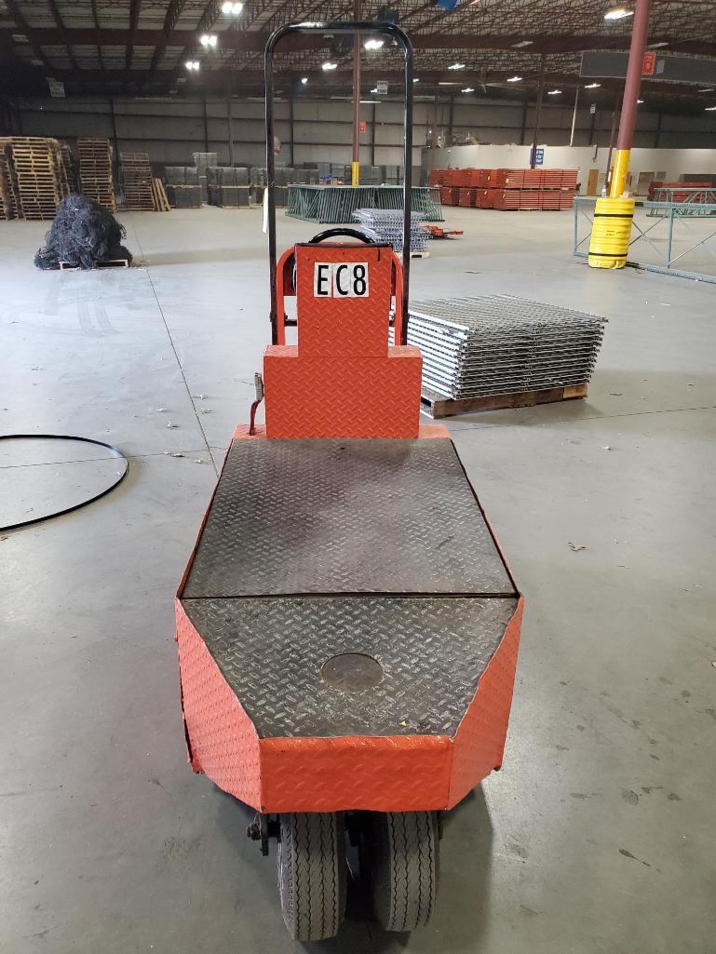 US Electric 24V Stand-Up Personnel Cart, Model 325B, S/N 325B94H034, Dual Front Tires, Diamond Plate - Image 4 of 8