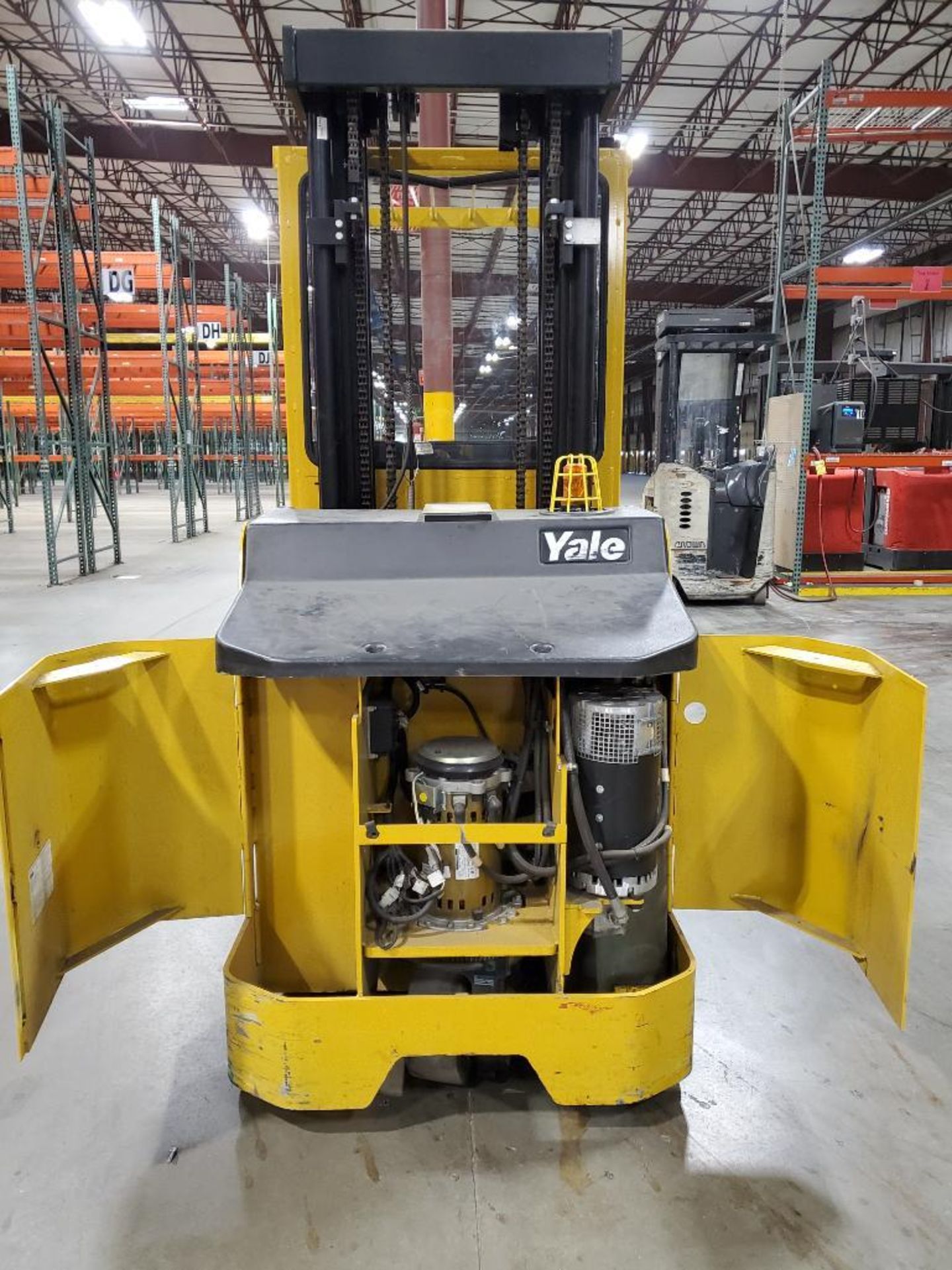 2013 Yale Electric Order Picker Forklift, Model OS030BFN24TE095, S/N E826N01862L, 2,500 LB. Capacity - Image 12 of 16