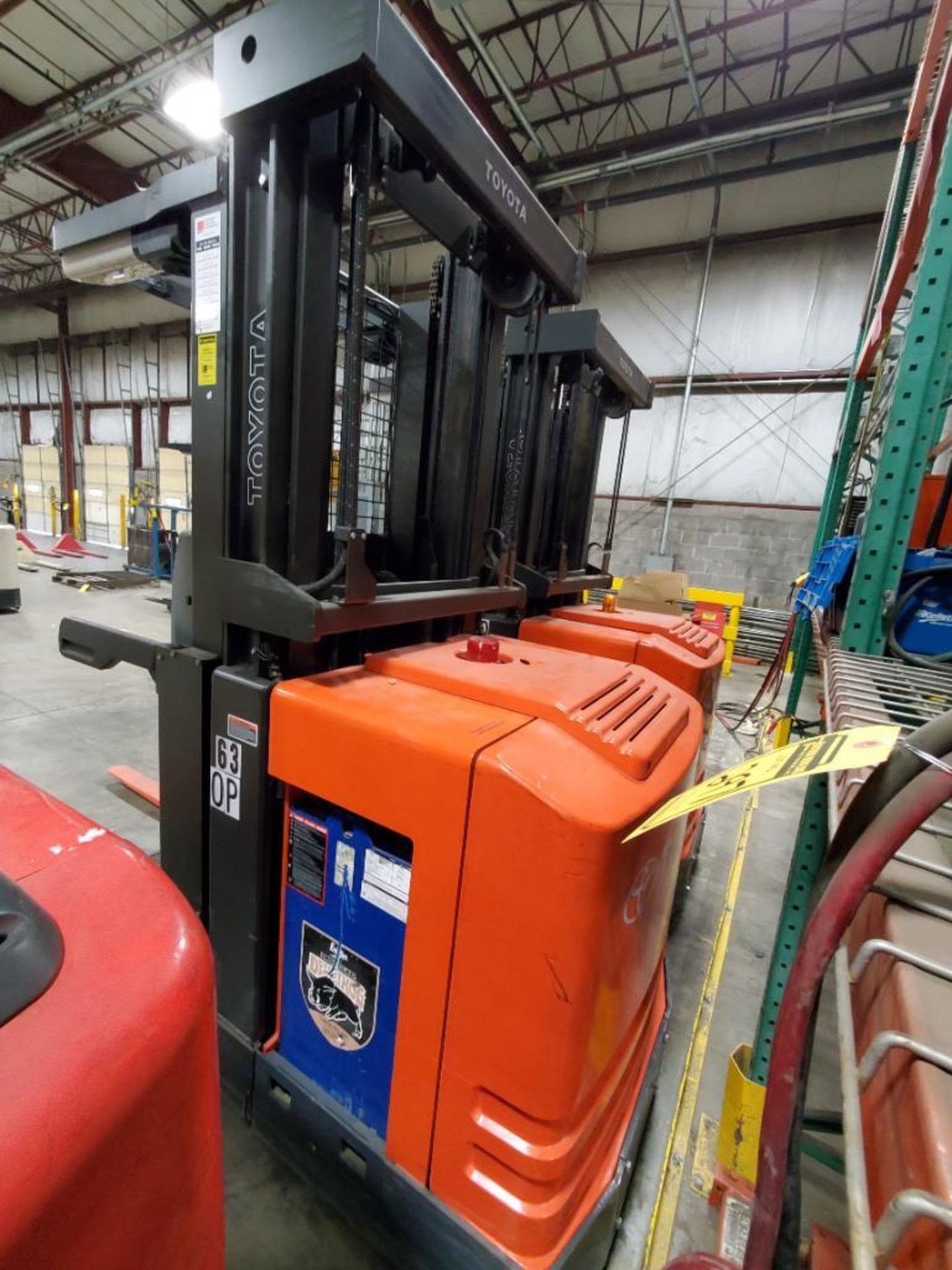 Toyota Electric Order Picker Forklift, Model 7BPUE15, 24V, 3,000 LB. Capacity, 210" Lift Height, 95" - Image 6 of 10