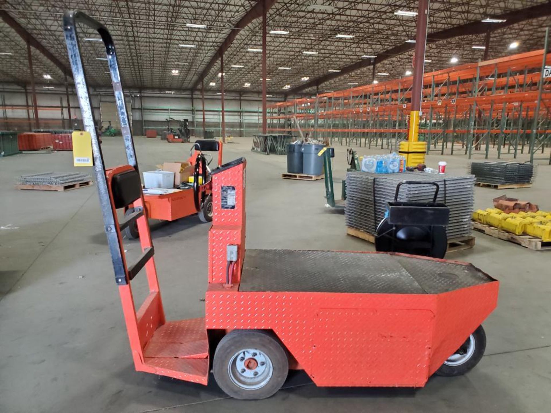 US Electric 24V Stand-Up Personnel Cart, Model 325B, S/N 325B94H034, Dual Front Tires, Diamond Plate - Image 2 of 8