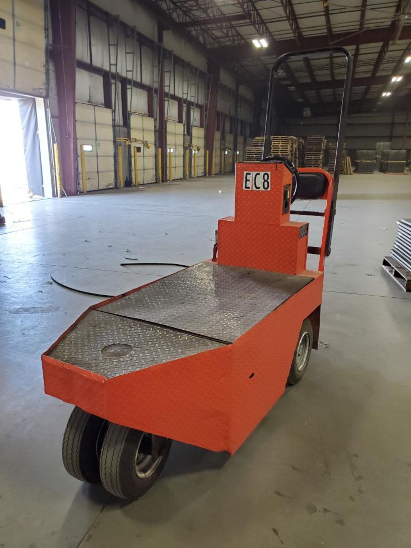 US Electric 24V Stand-Up Personnel Cart, Model 325B, S/N 325B94H034, Dual Front Tires, Diamond Plate - Image 5 of 8